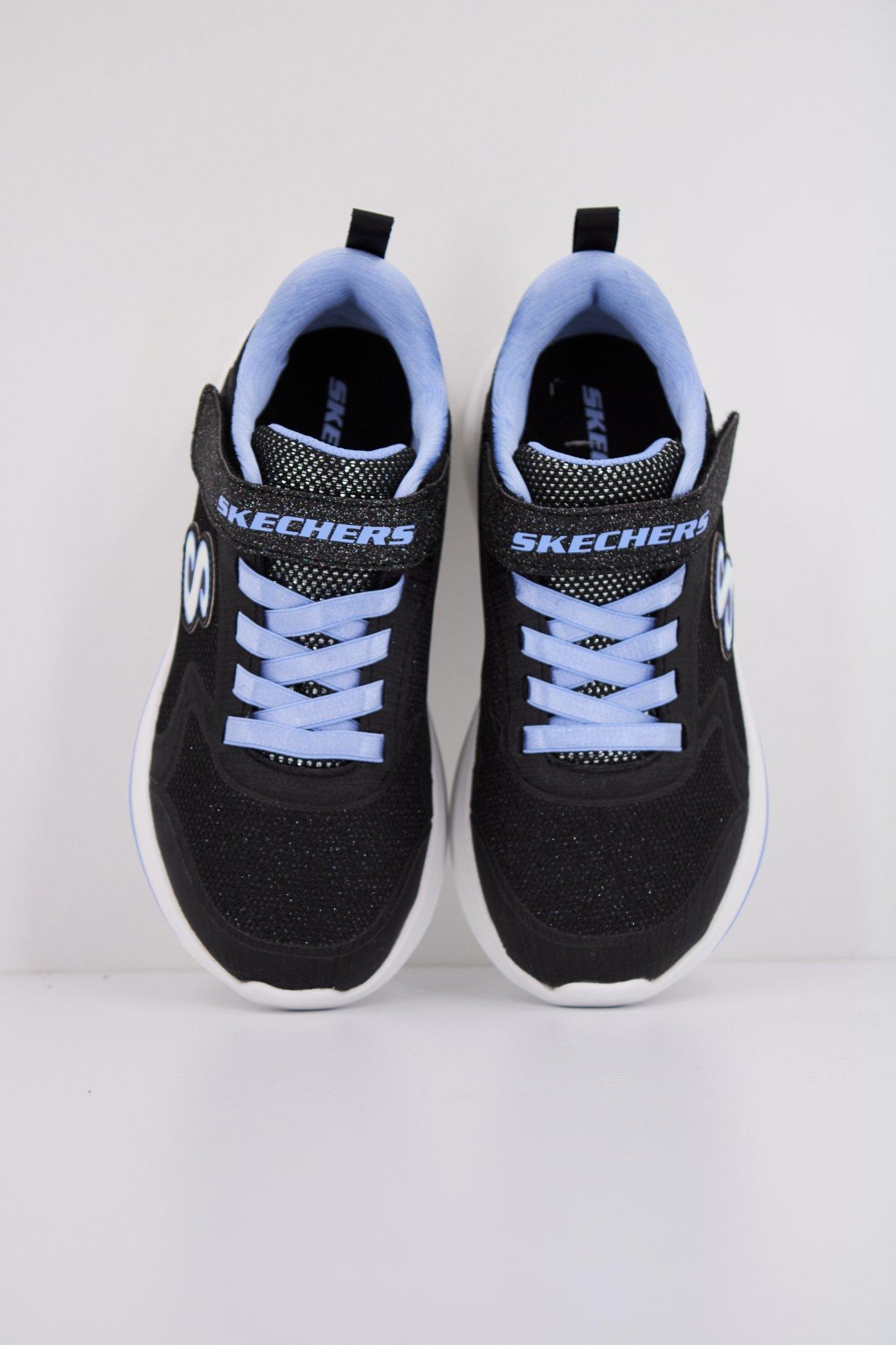 SKECHERS WAVE en color NEGRO (3)