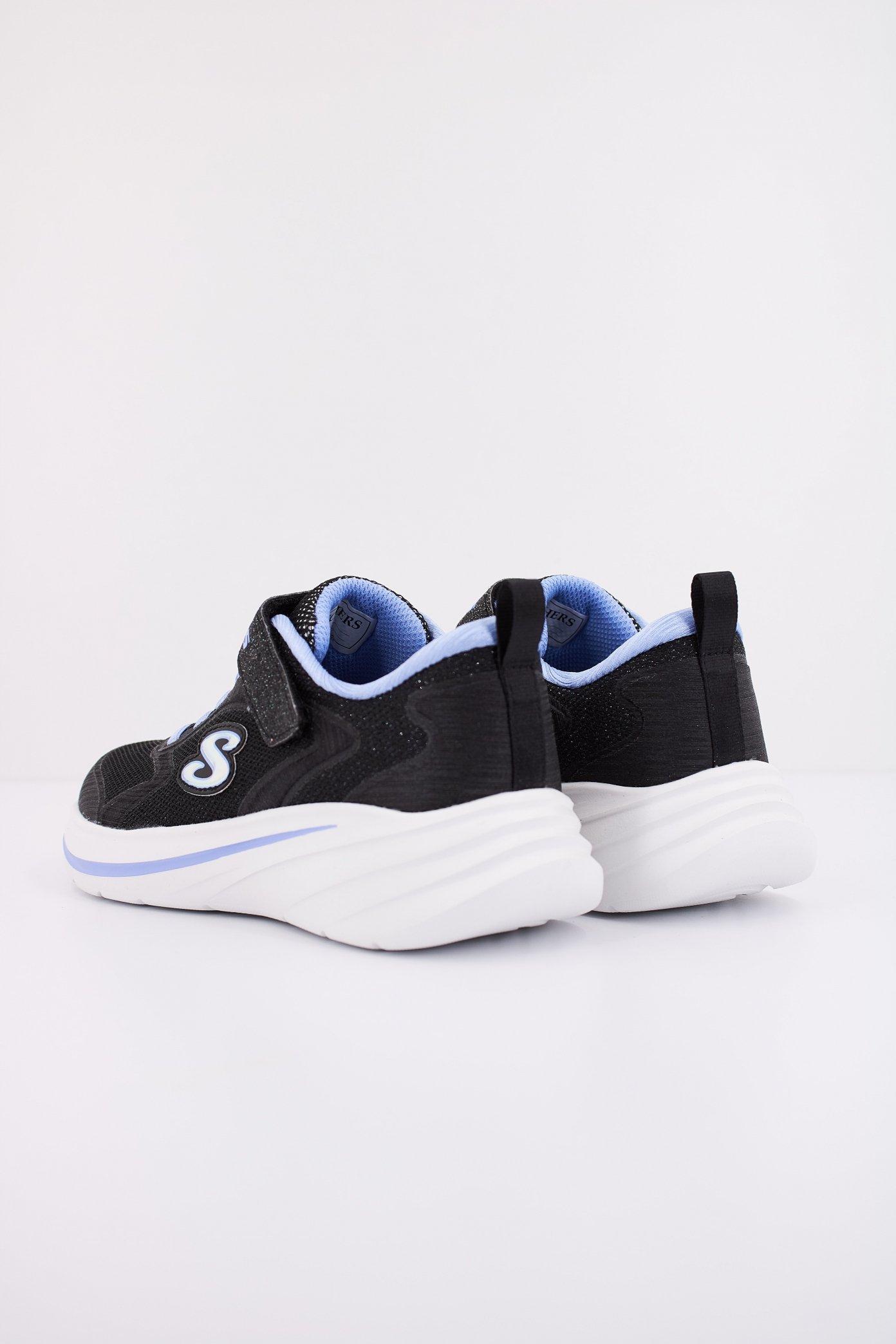 SKECHERS WAVE en color NEGRO (4)