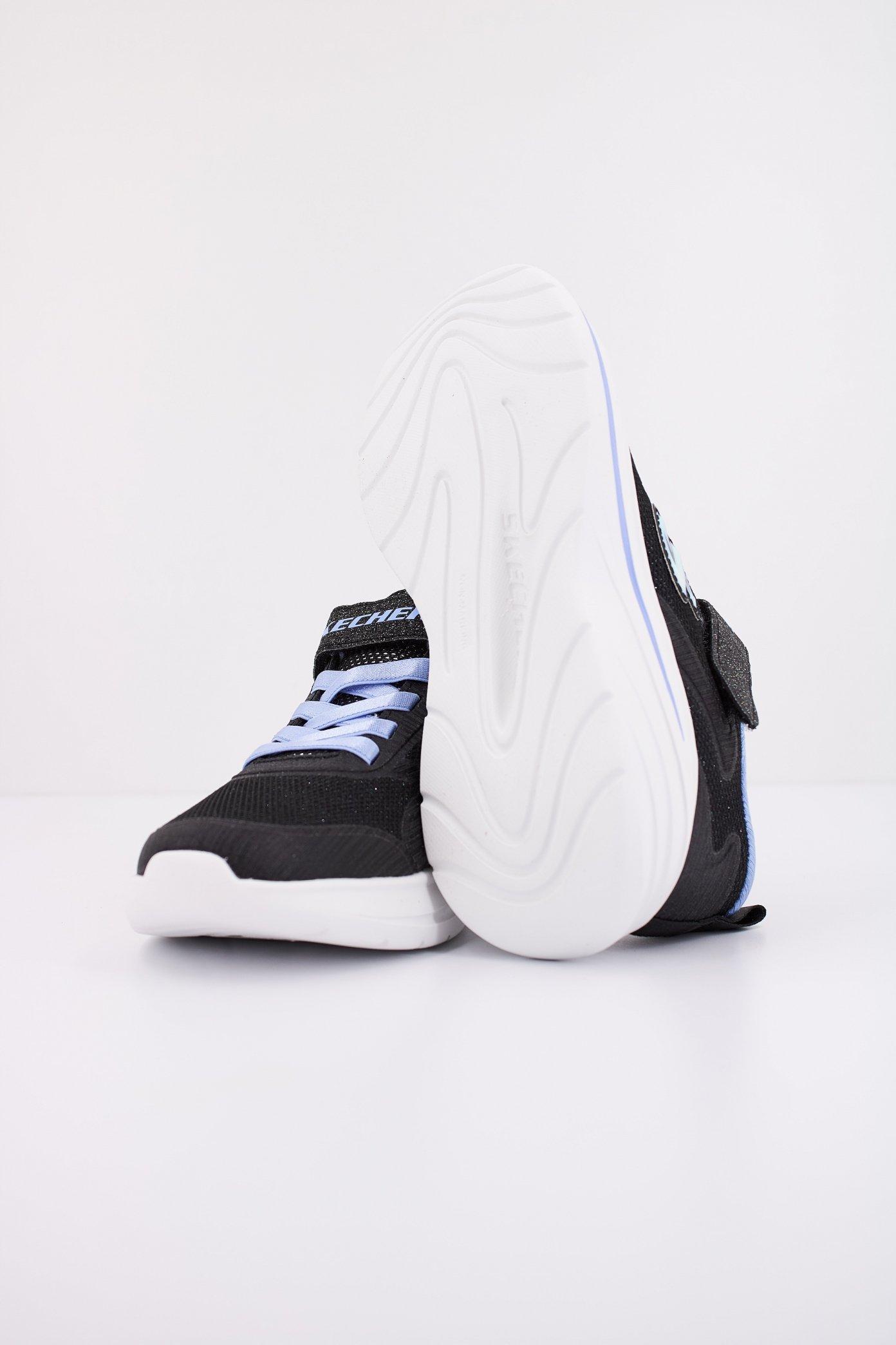 SKECHERS WAVE en color NEGRO (5)