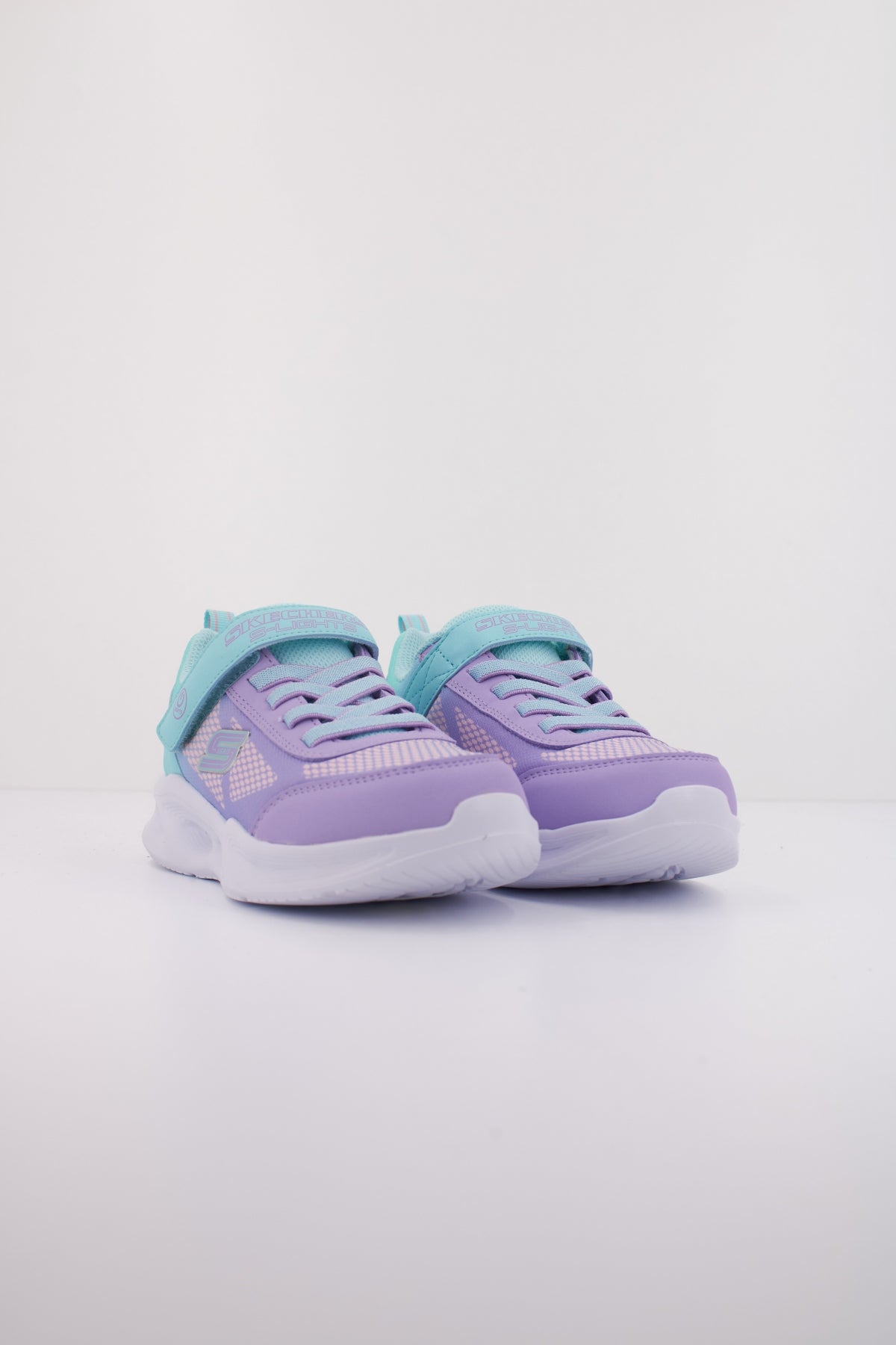 SKECHERS SOLA GLOW en color VIOLETA (2)