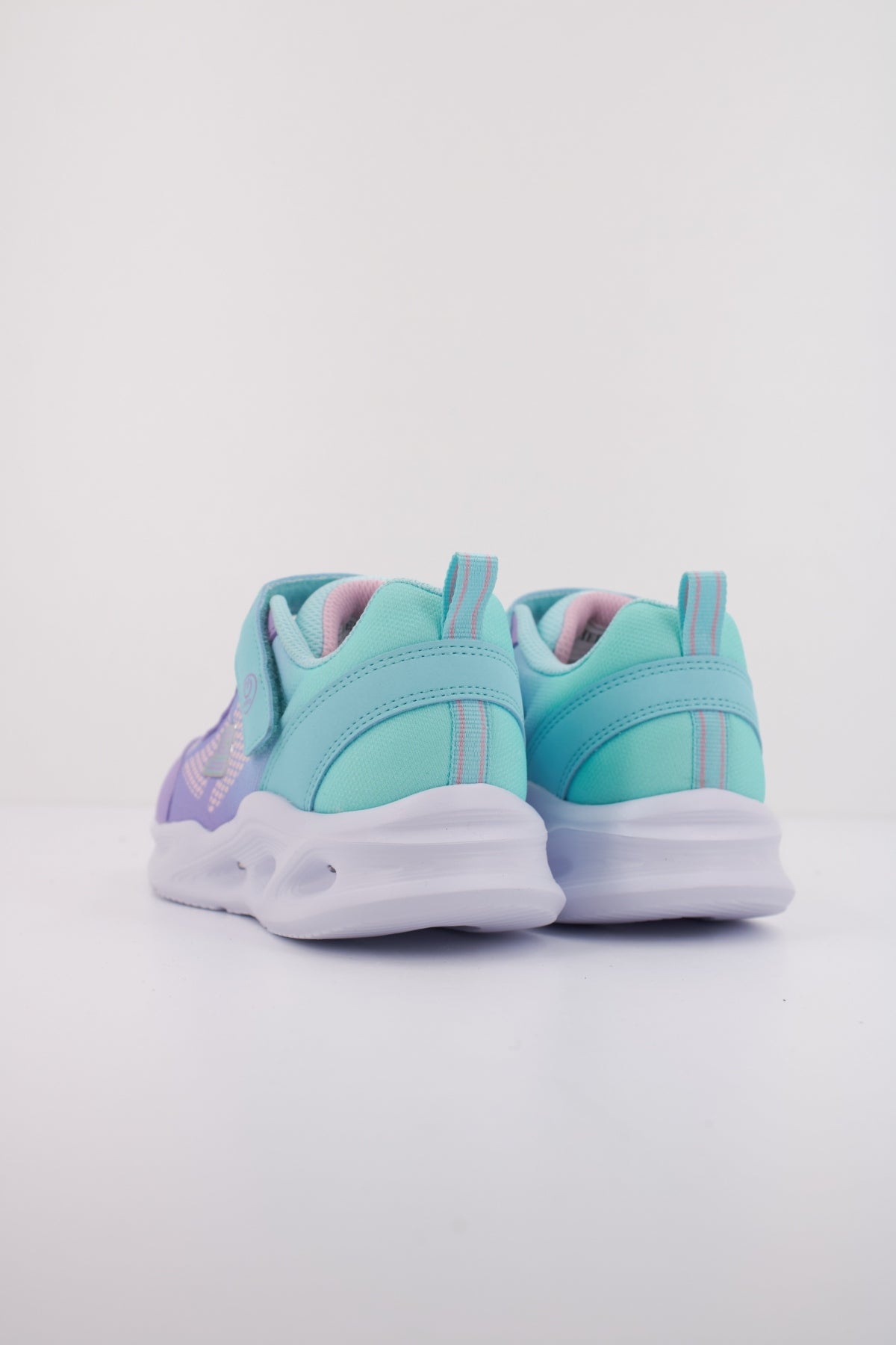 SKECHERS SOLA GLOW en color VIOLETA (4)