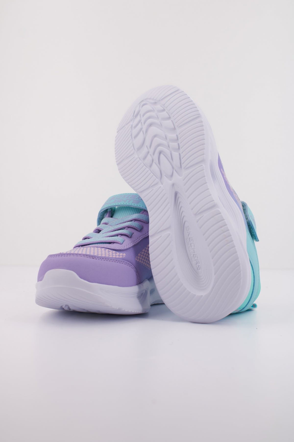 SKECHERS SOLA GLOW en color VIOLETA (5)