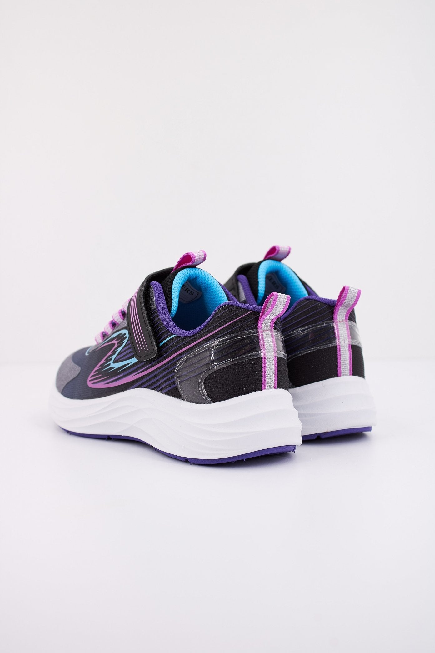 SKECHERS GO-RUN-ACCELERATE en color GRIS (4)