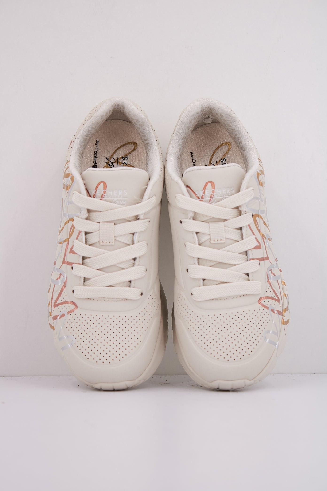SKECHERS UNO LITE - METALLIC en color BEIS (3)
