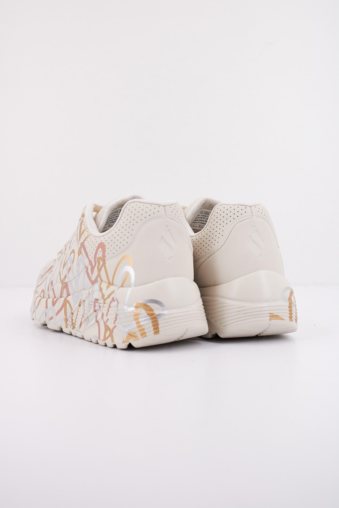 SKECHERS UNO LITE - METALLIC en color BEIS (4)