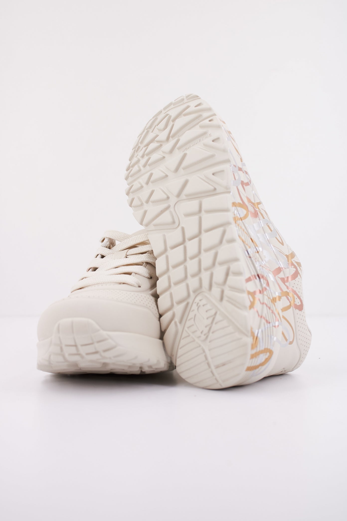 SKECHERS UNO LITE - METALLIC en color BEIS (5)