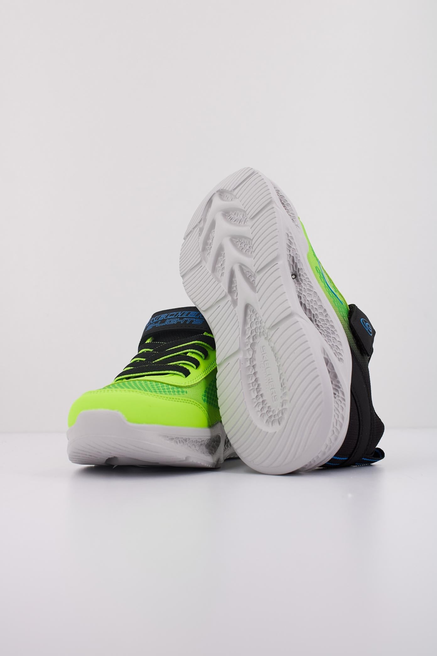 SKECHERS METEOR-LIGHTS en color NEGRO (5)