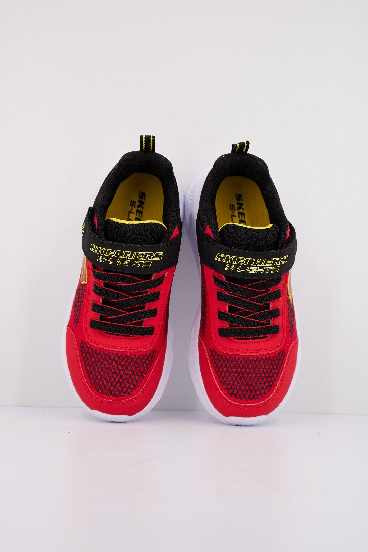 SKECHERS METEOR-LIGH en color ROJO (3)