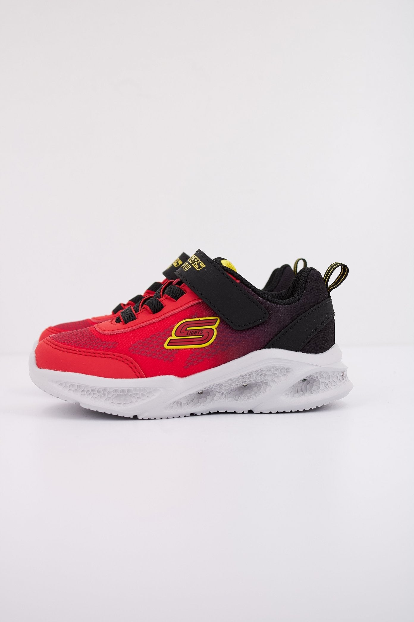 SKECHERS METEOR-LIGH en color ROJO (1)