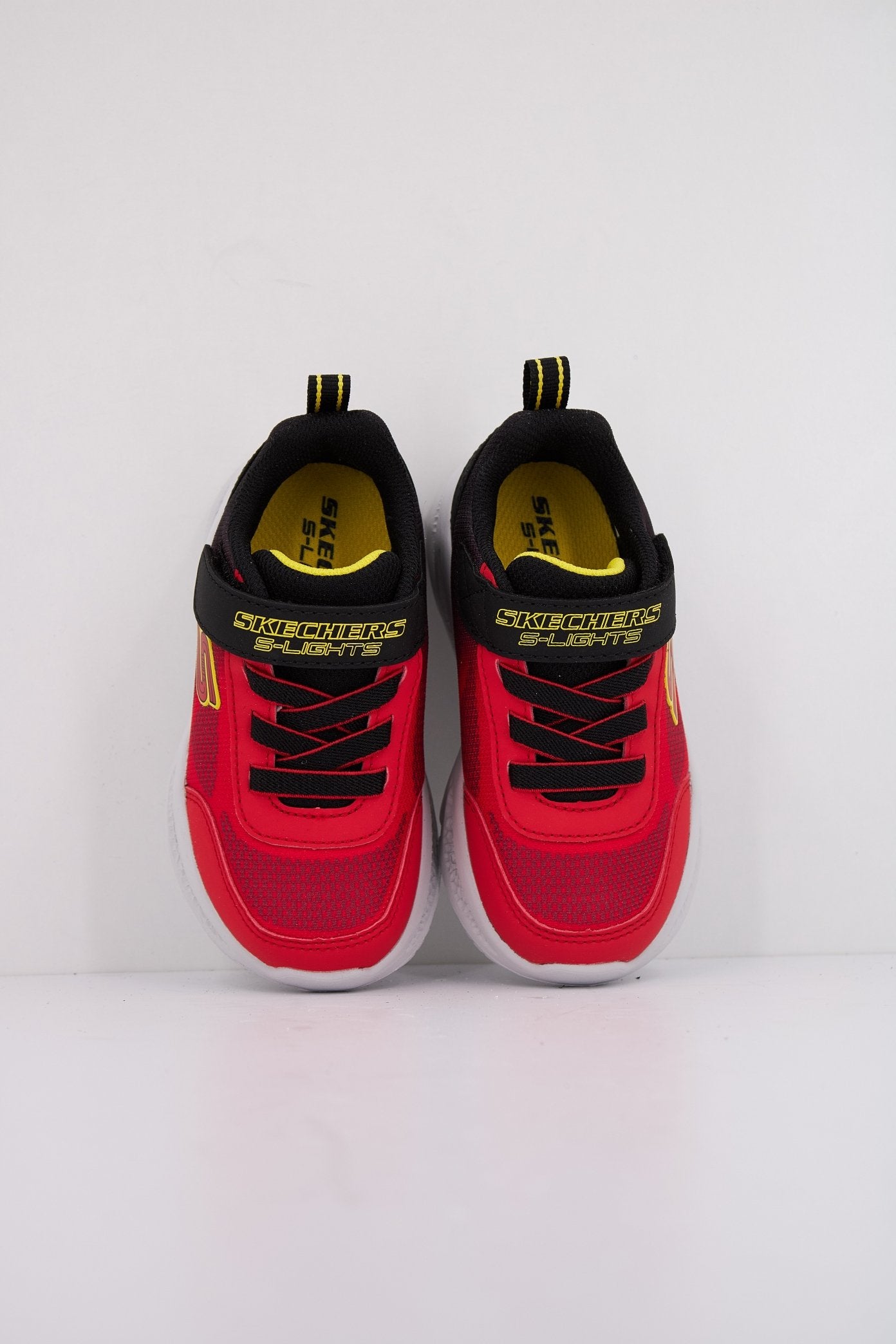 SKECHERS METEOR-LIGH en color ROJO (3)