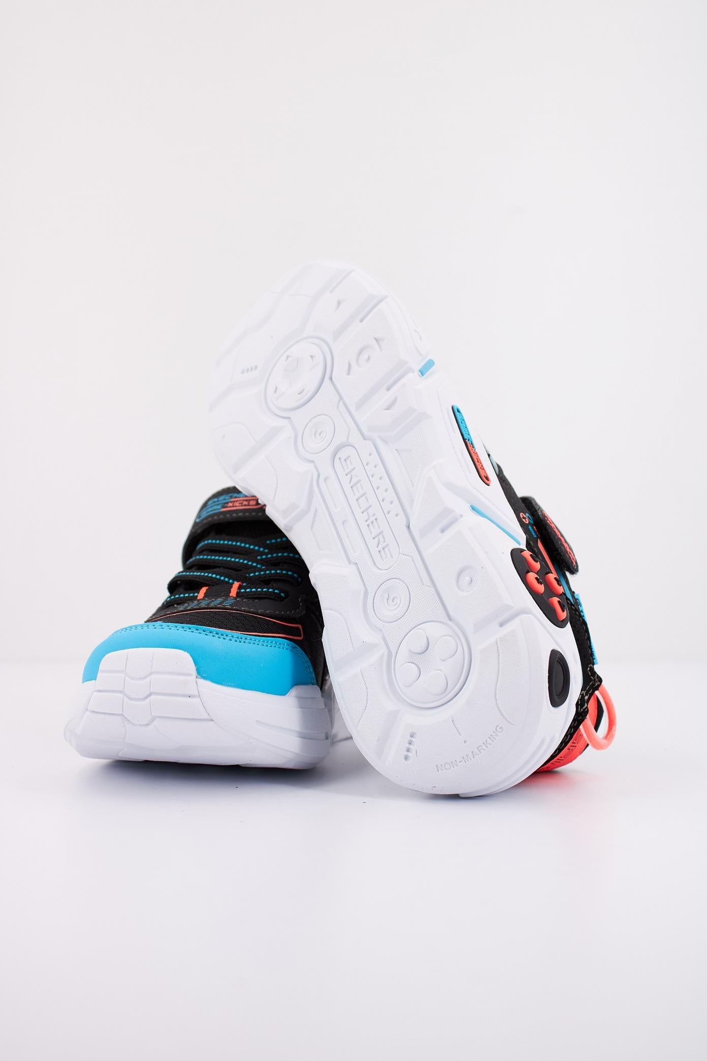SKECHERS GAMETRONIX . en color NEGRO (5)