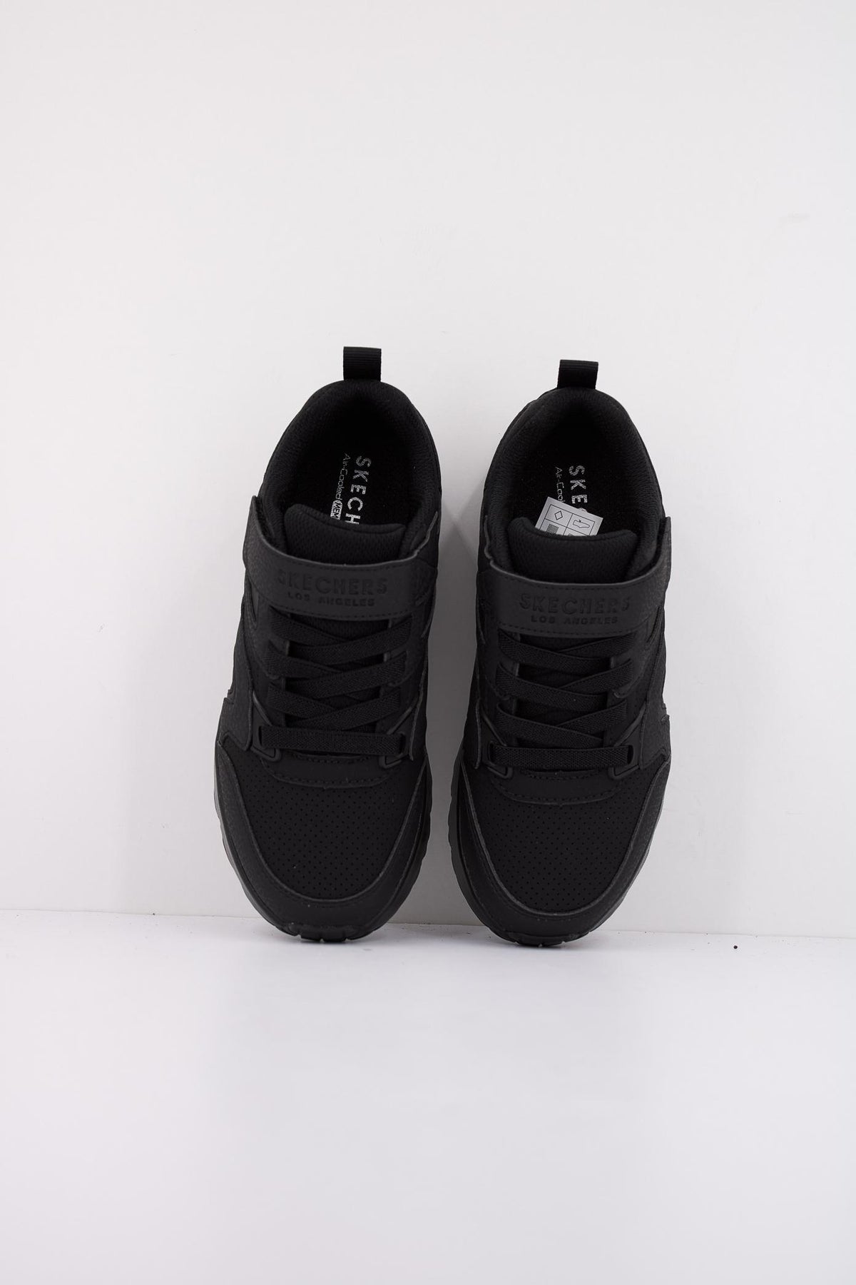 SKECHERS UNO LITE - ECHO SURGE en color NEGRO (3)