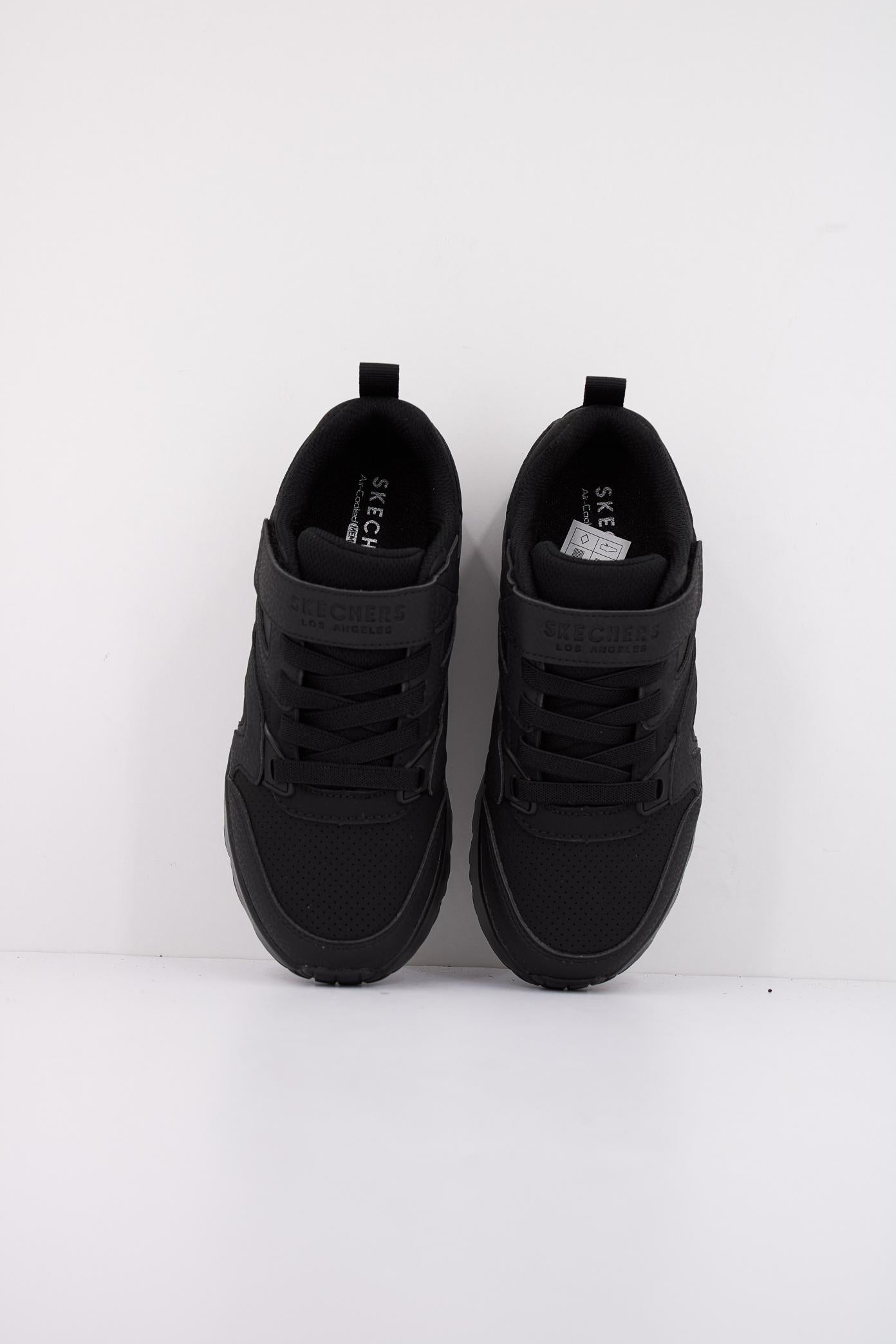 SKECHERS UNO LITE - ECHO SURGE en color NEGRO (3)