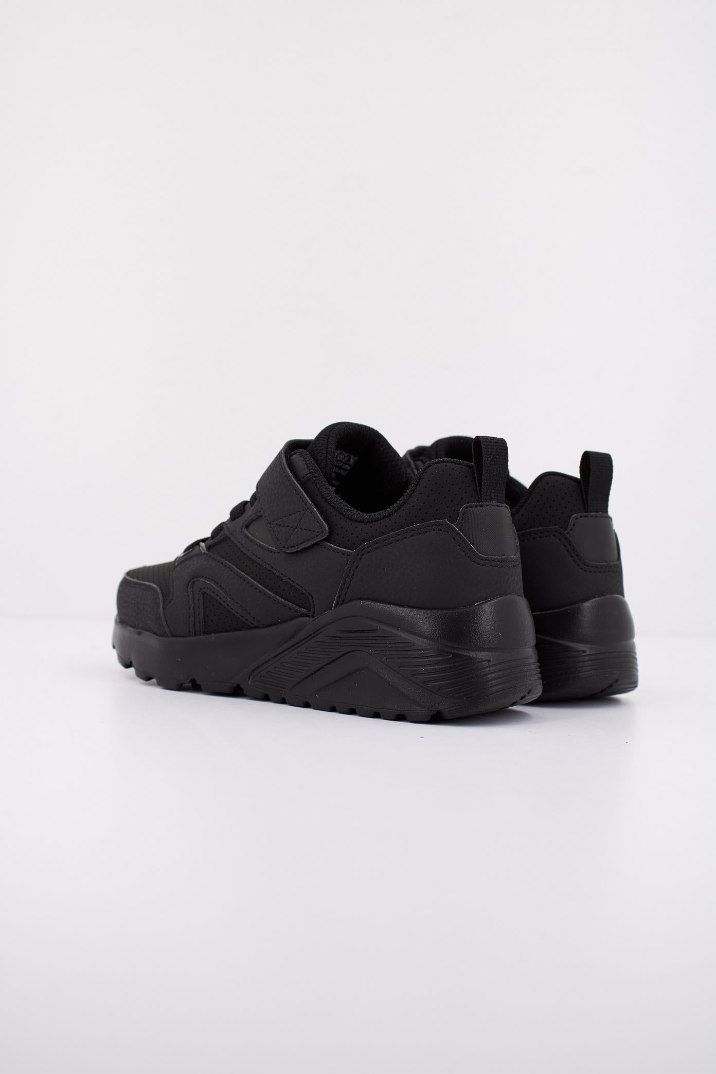 SKECHERS UNO LITE - ECHO SURGE en color NEGRO (4)