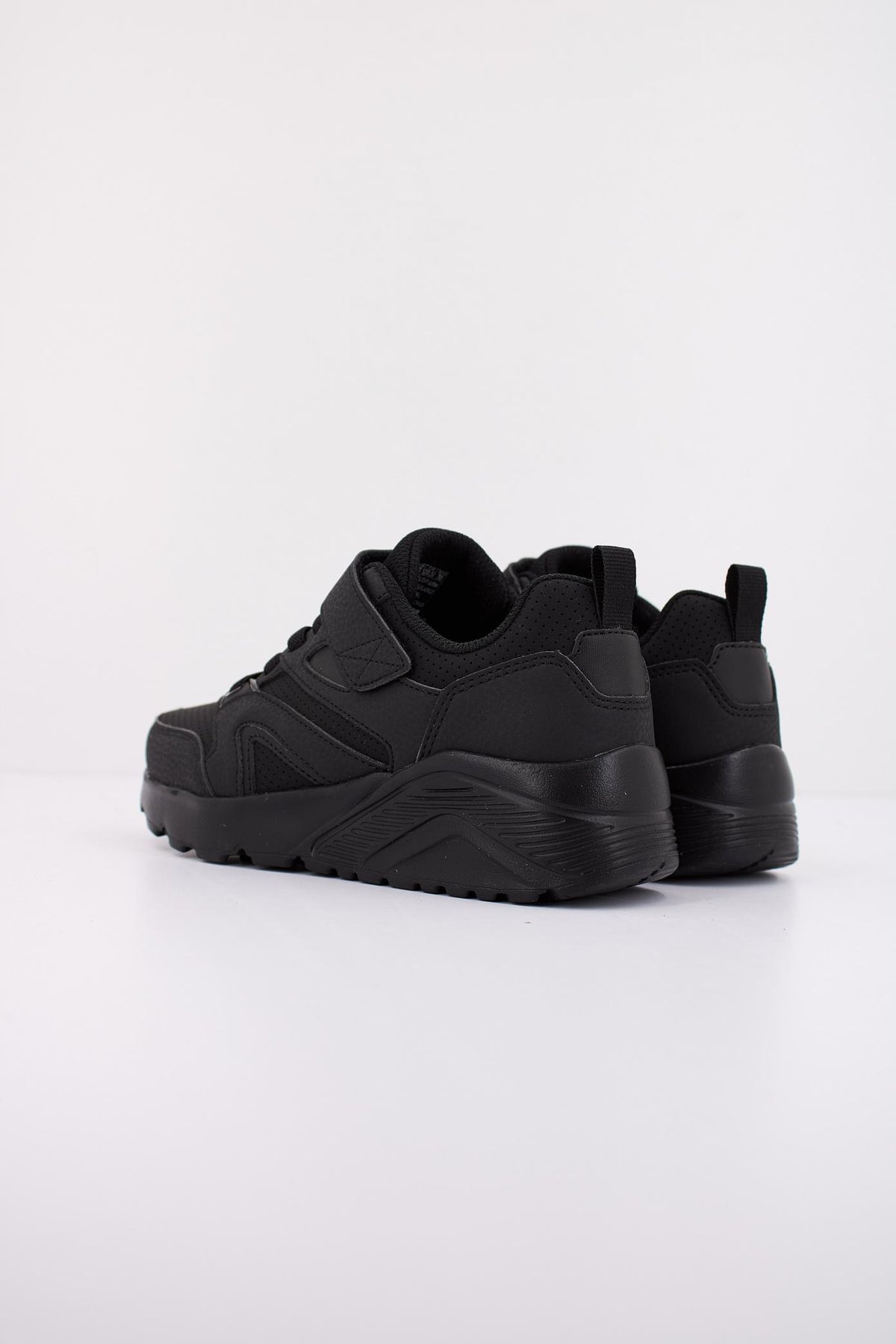 SKECHERS UNO LITE - ECHO SURGE en color NEGRO (4)