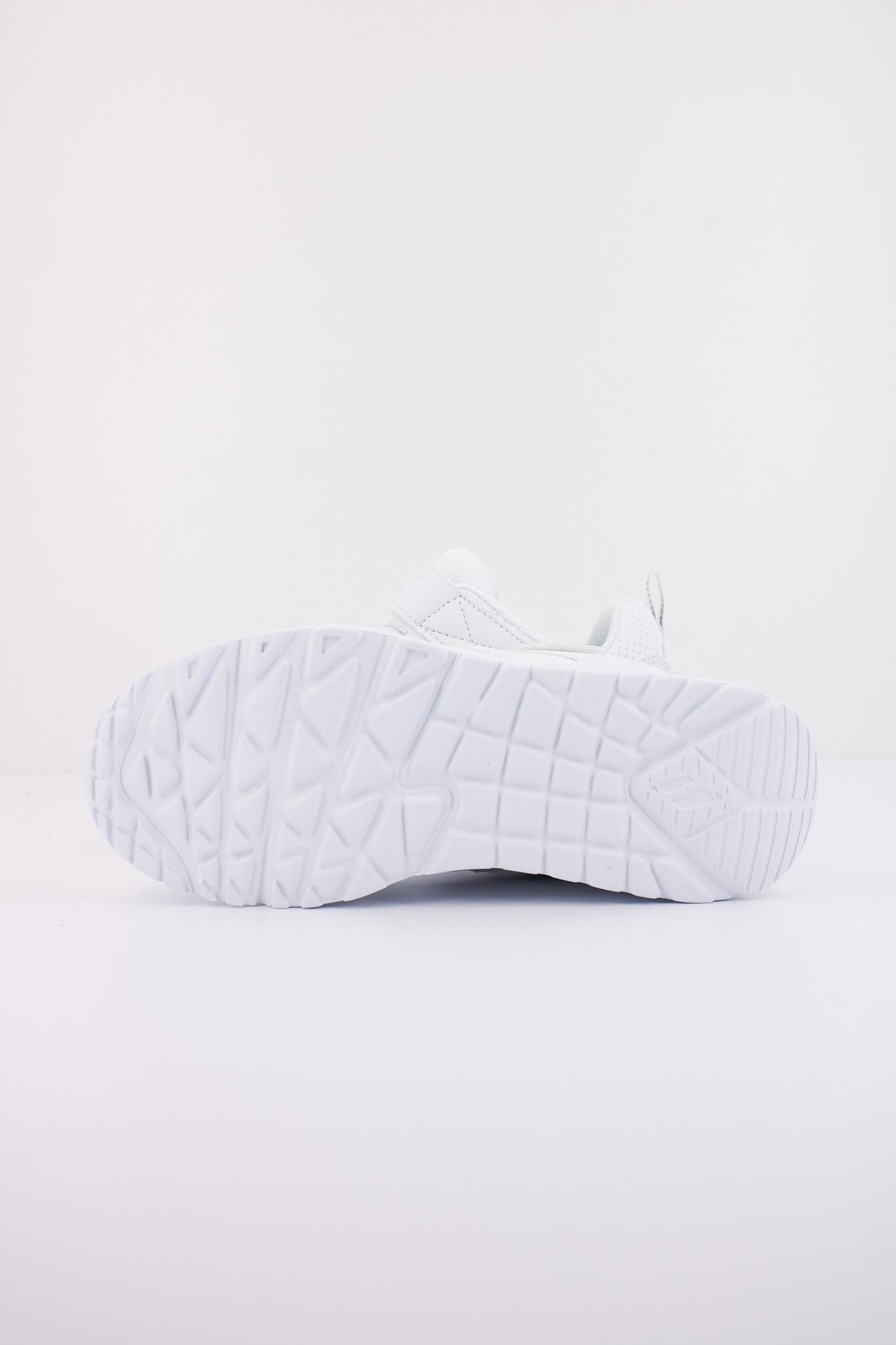 SKECHERS UNO LITE - ECHO SURGE en color BLANCO (5)