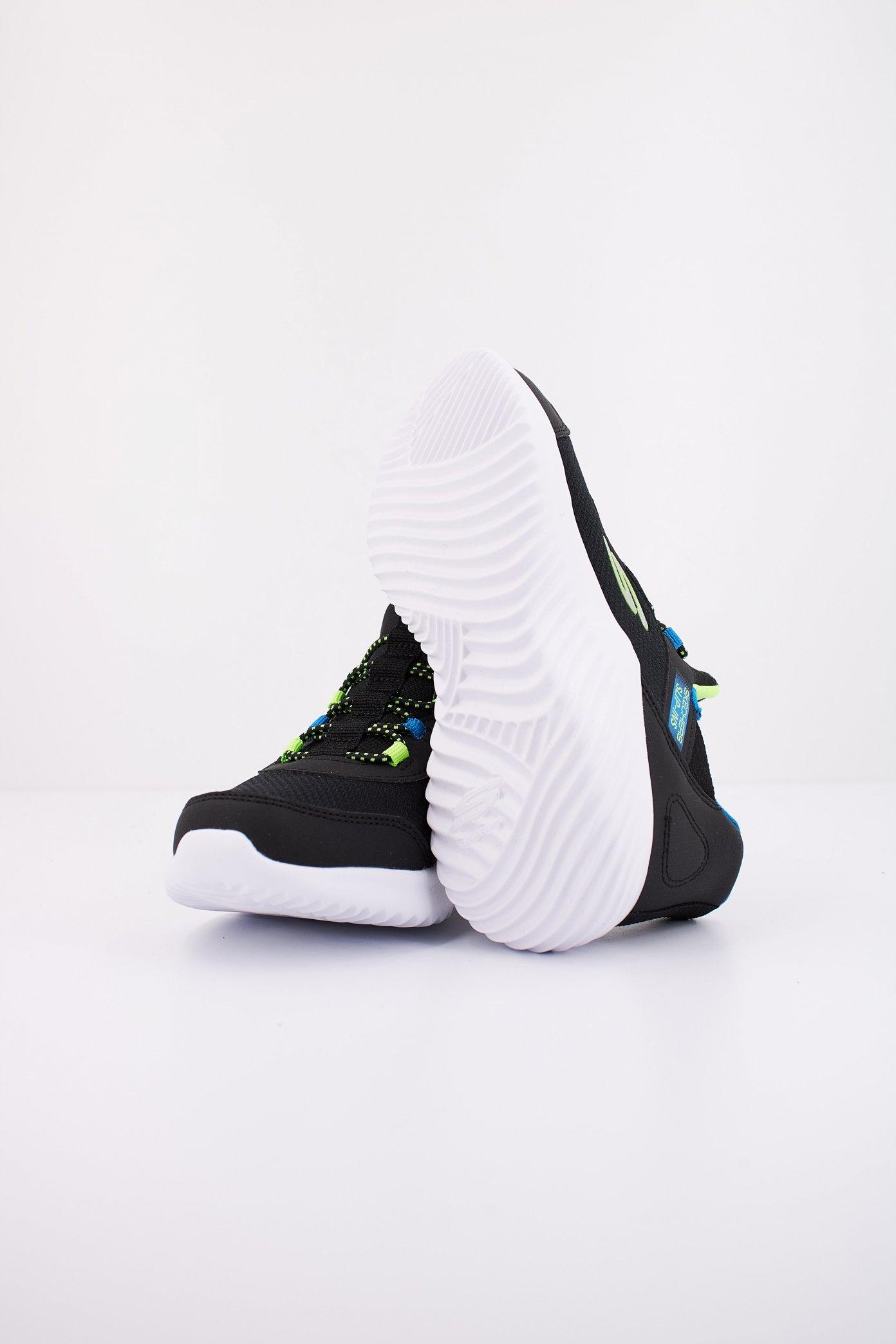 SKECHERS L SLIP-INS en color NEGRO (5)