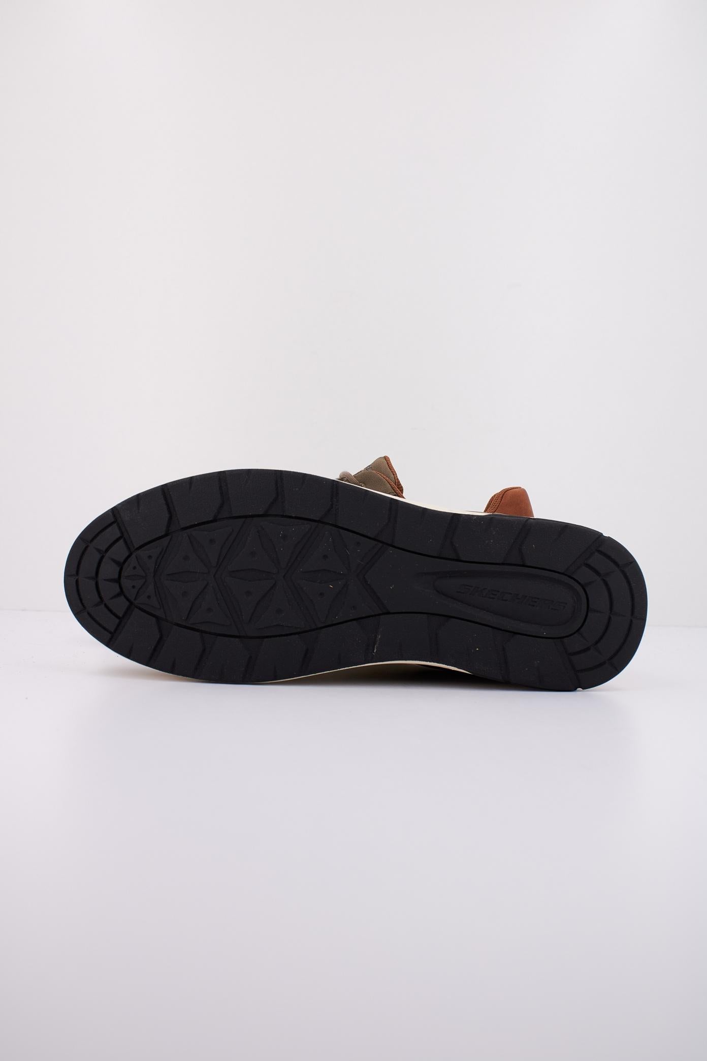 SKECHERS GARLAN - PRYOR en color VERDE (5)