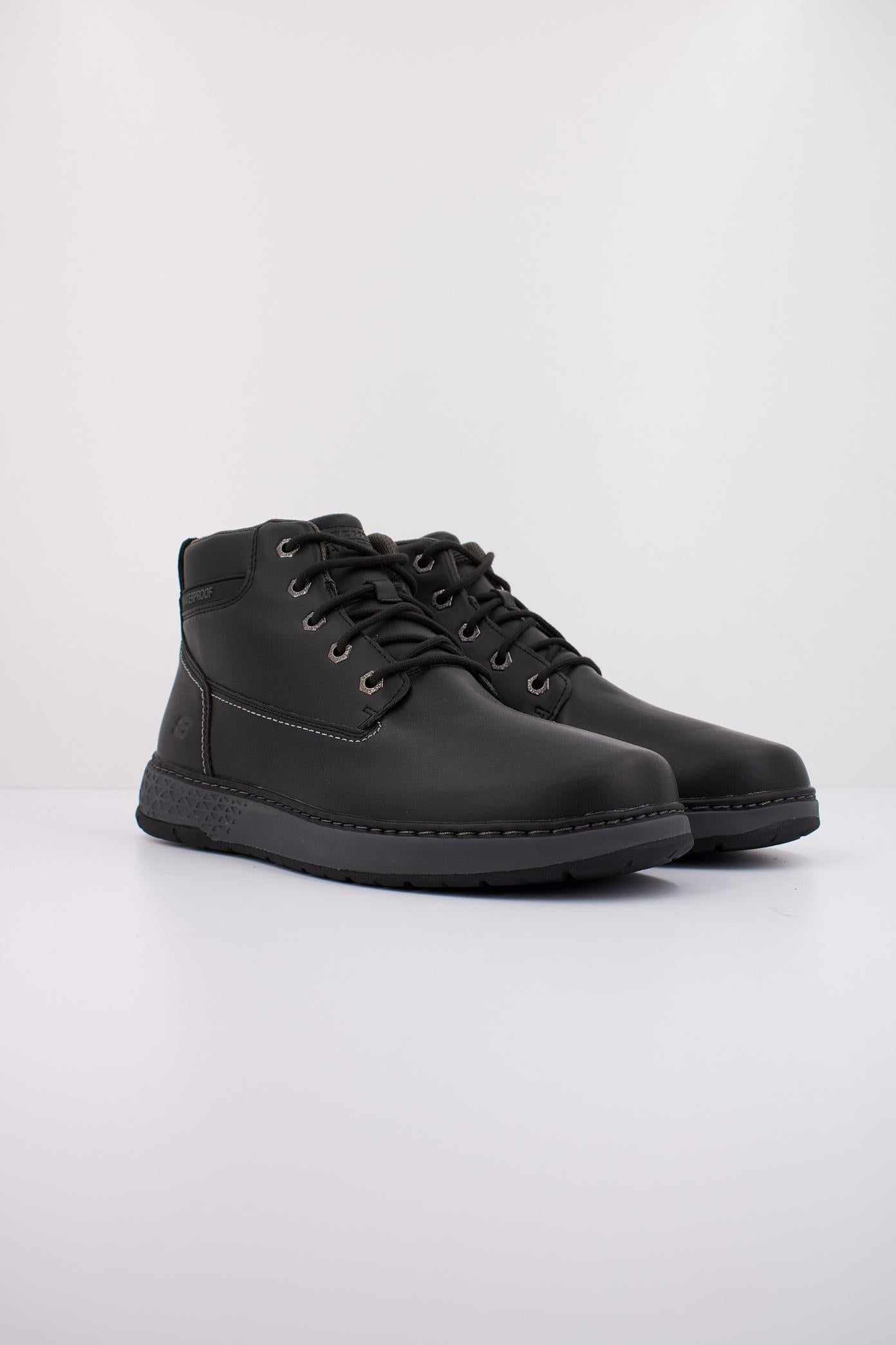 SKECHERS GARLAN - DENO en color NEGRO (2)