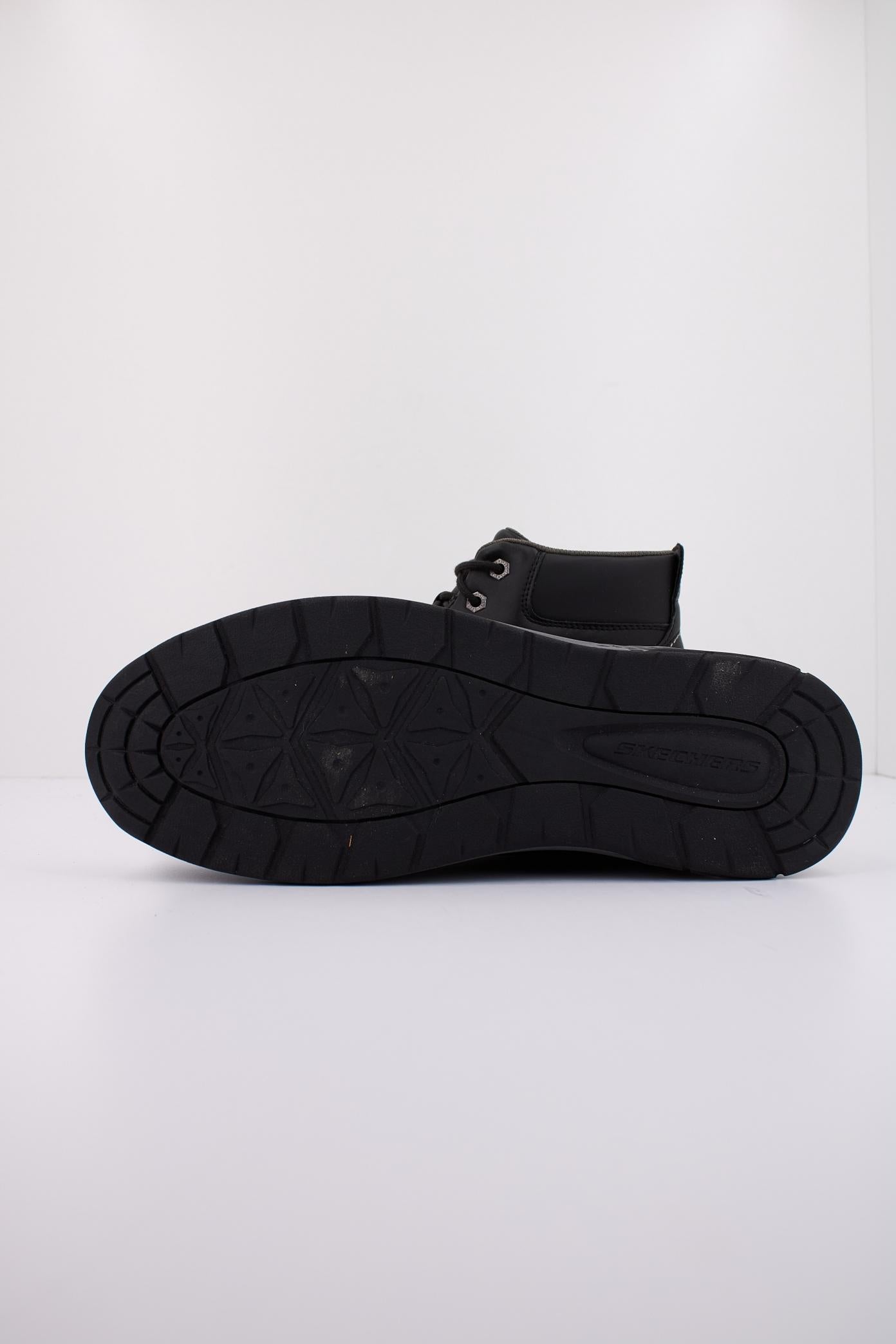 SKECHERS GARLAN - DENO en color NEGRO (5)