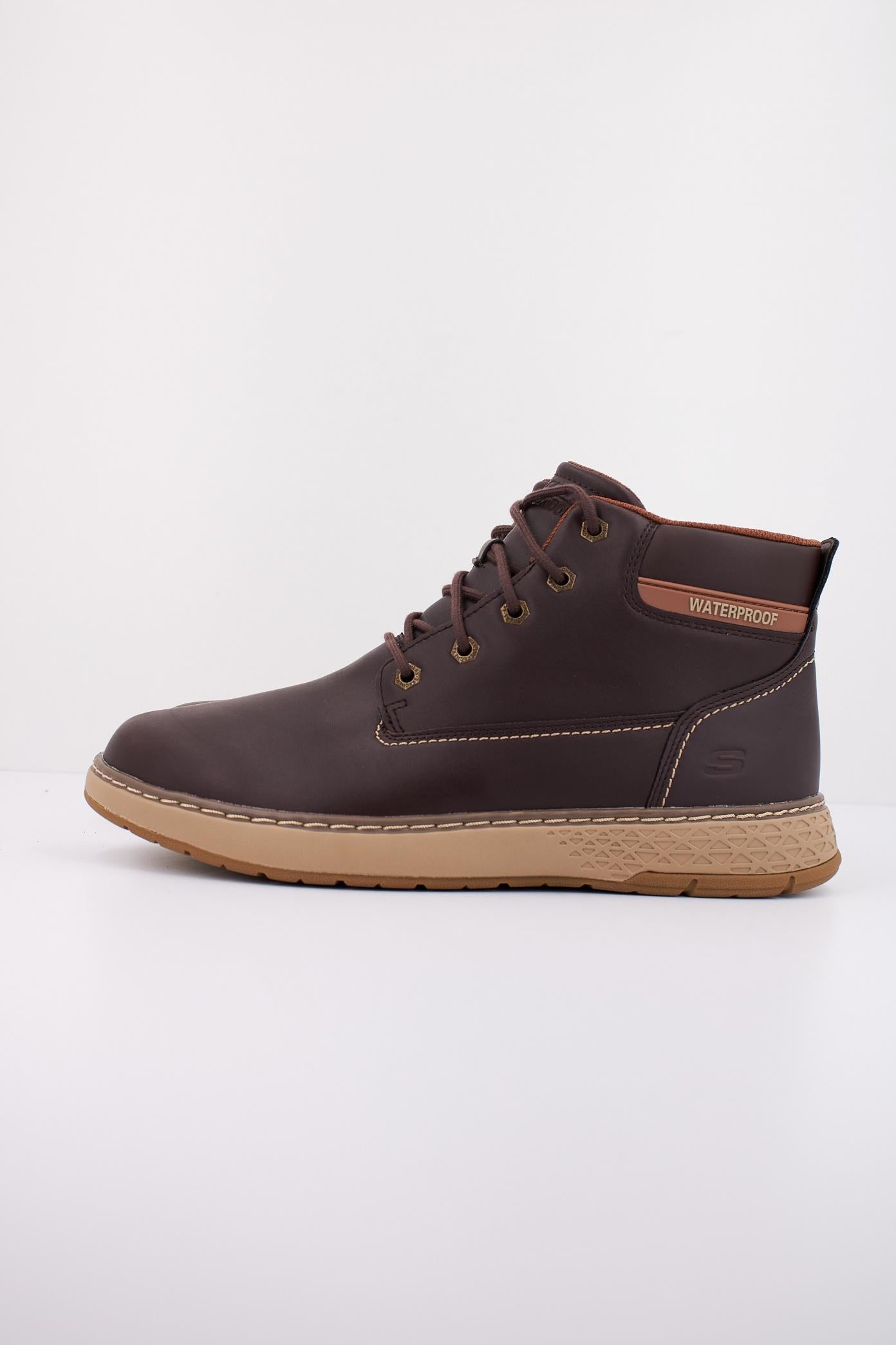 SKECHERS GARLAN - DENO en color MARRON (1)
