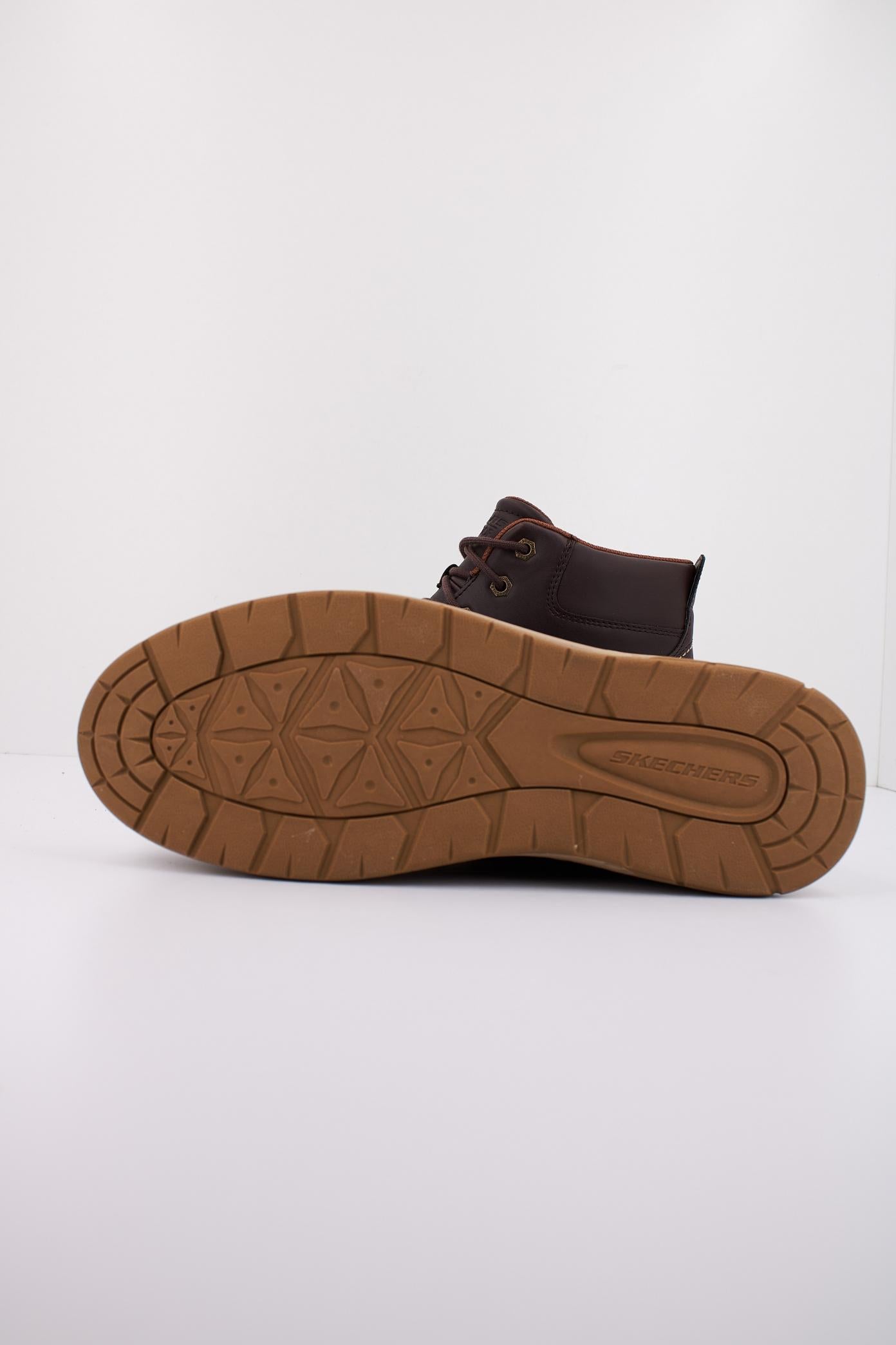 SKECHERS GARLAN - DENO en color MARRON (5)