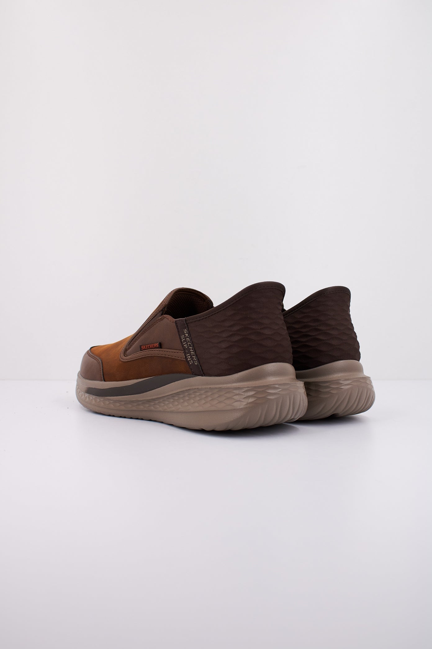 SKECHERS SLADE - COOPER SLIP-INS en color MARRON (4)