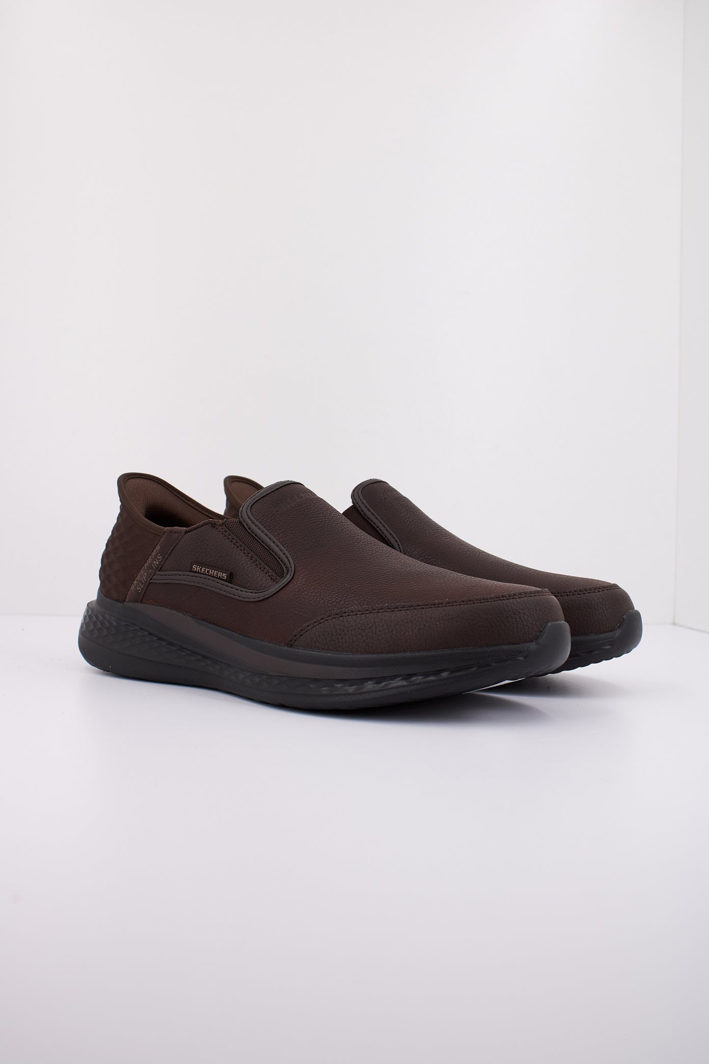 SKECHERS SLADE - COOPER SLIP-INS en color BURDEOS (2)