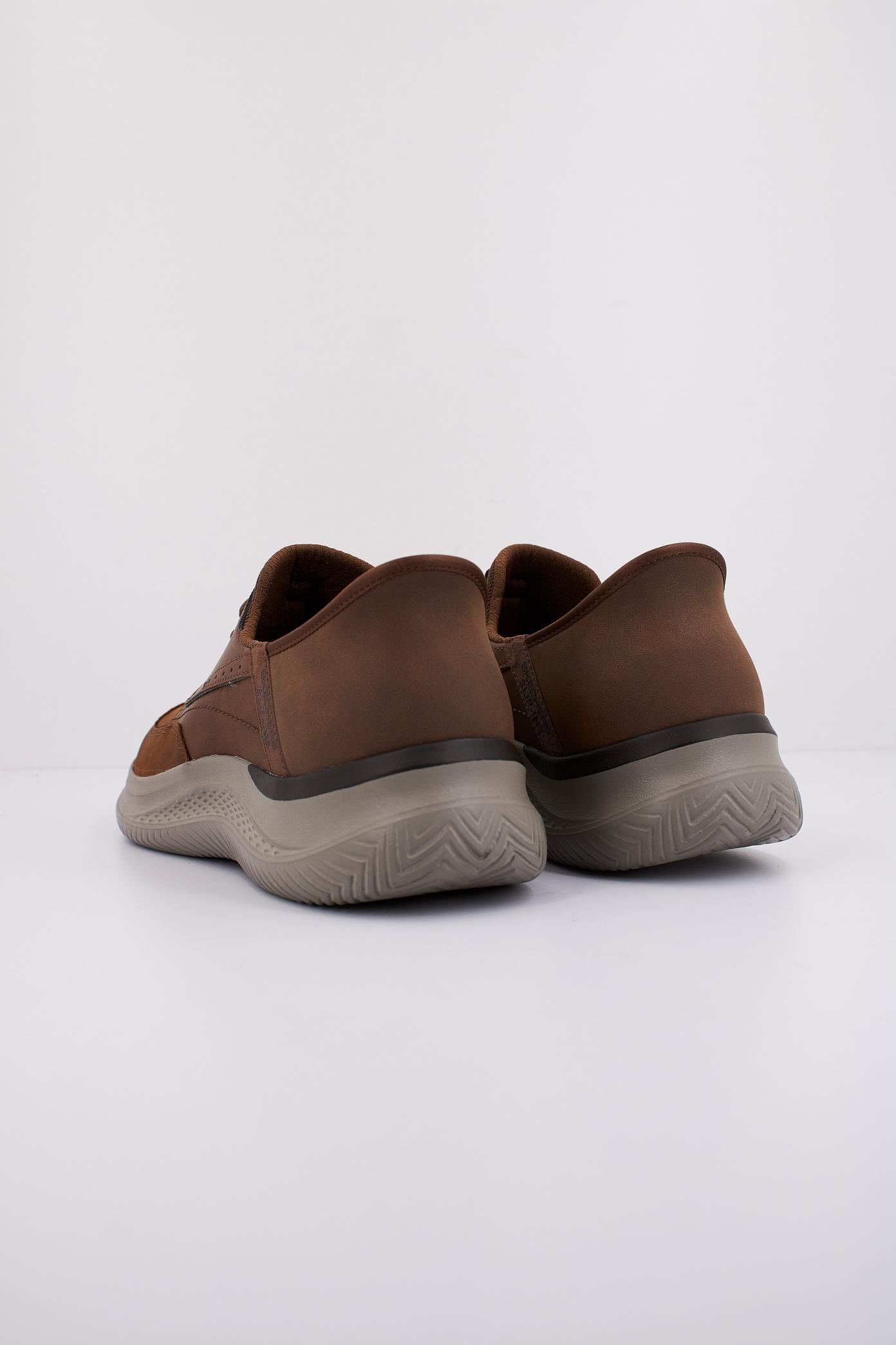 SKECHERS HASTING - RORY en color MARRON (4)