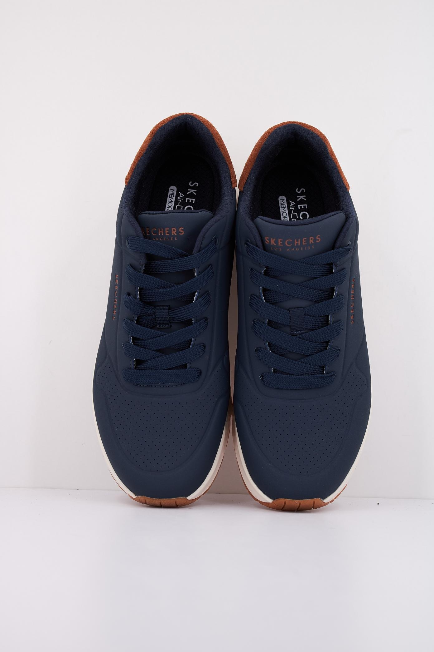 SKECHERS UNO - SUITED ON AIR en color AZUL (3)