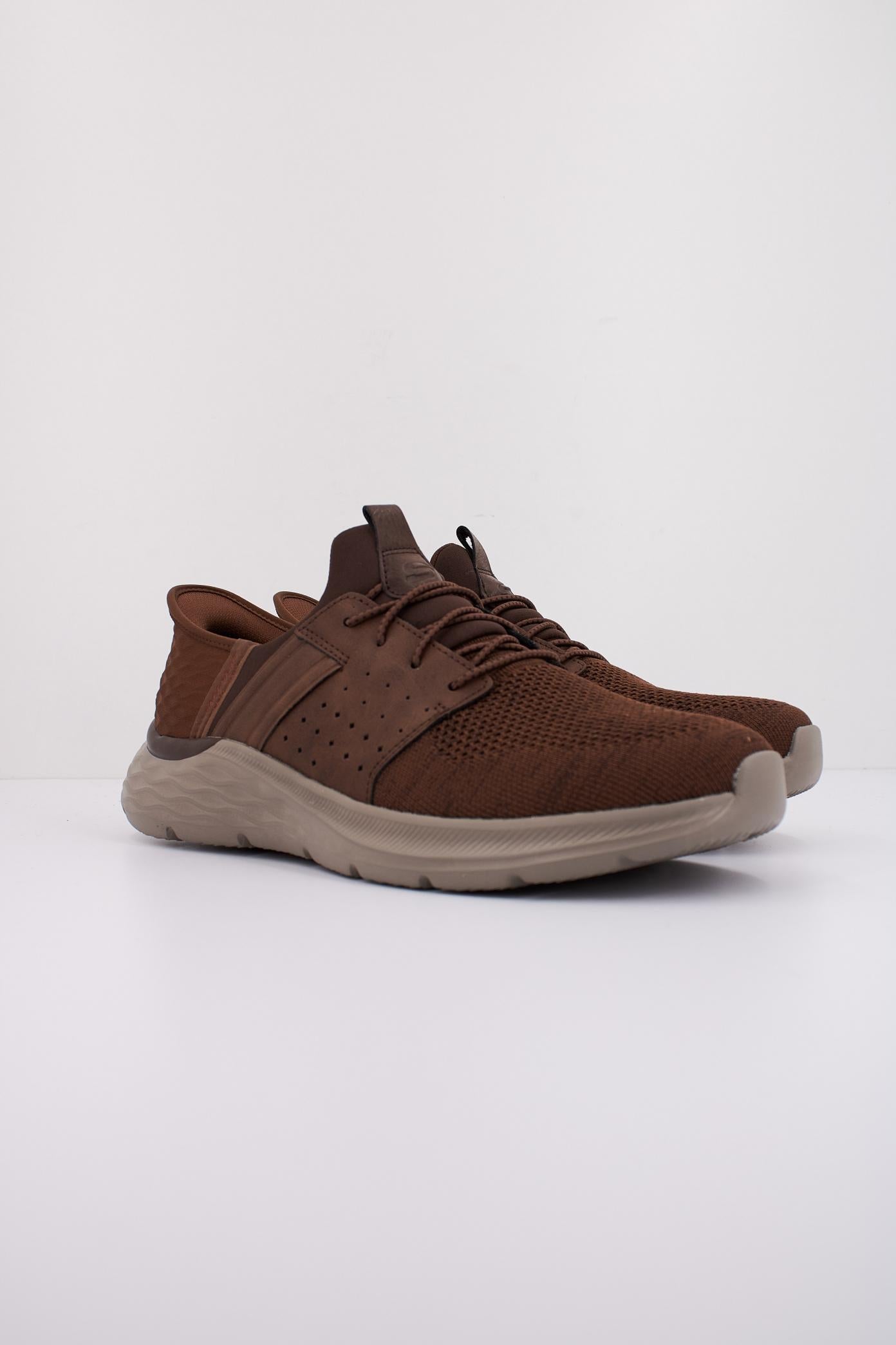 SKECHERS GARNER - NEWICK SLPI - INS en color MARRON (2)