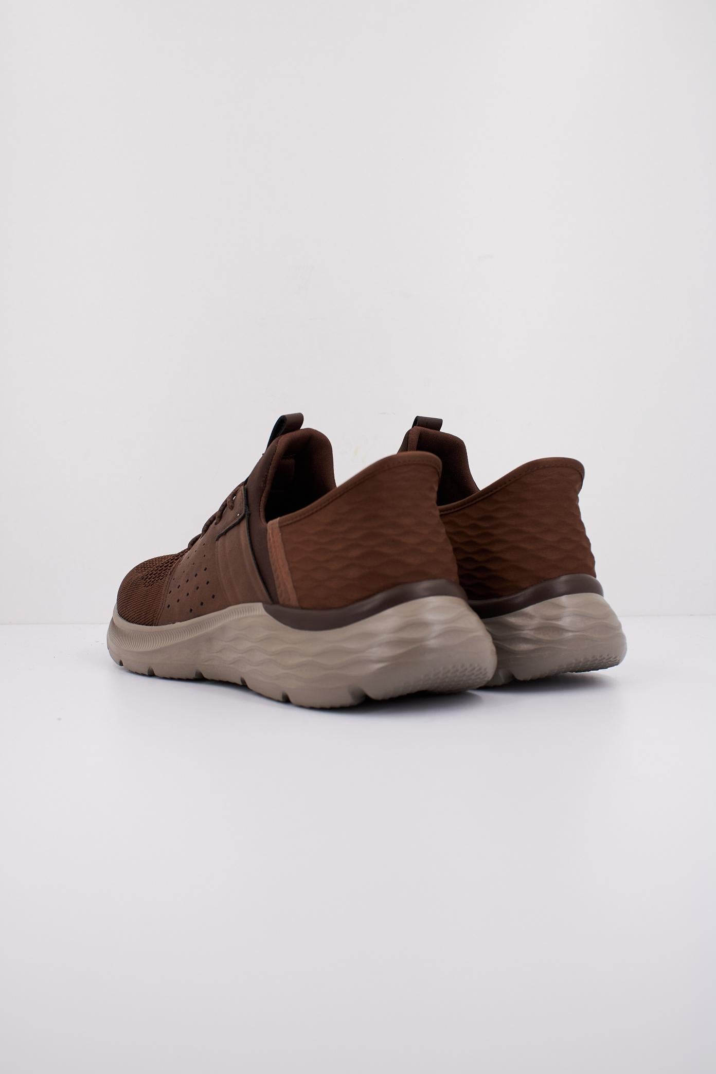 SKECHERS GARNER - NEWICK SLPI - INS en color MARRON (4)