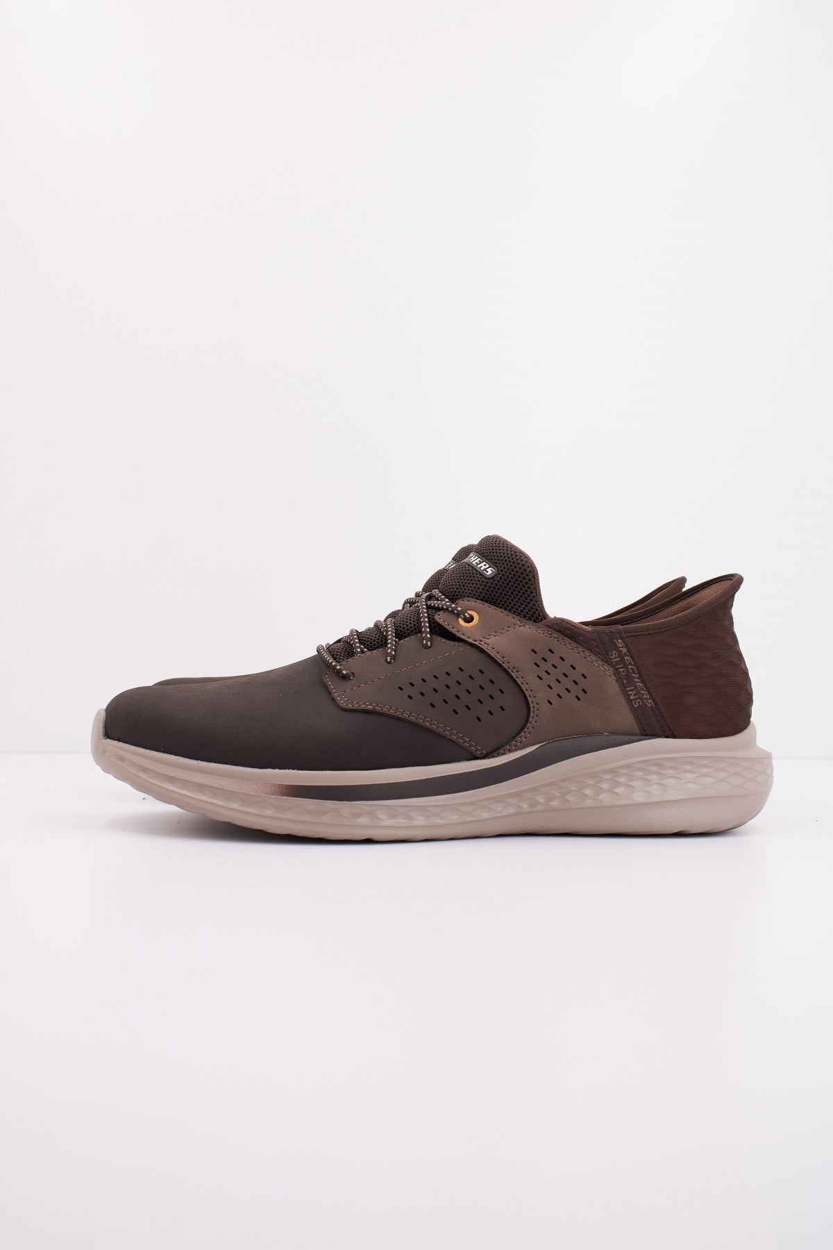 SKECHERS SLADE - MACKLIN en color MARRON (1)