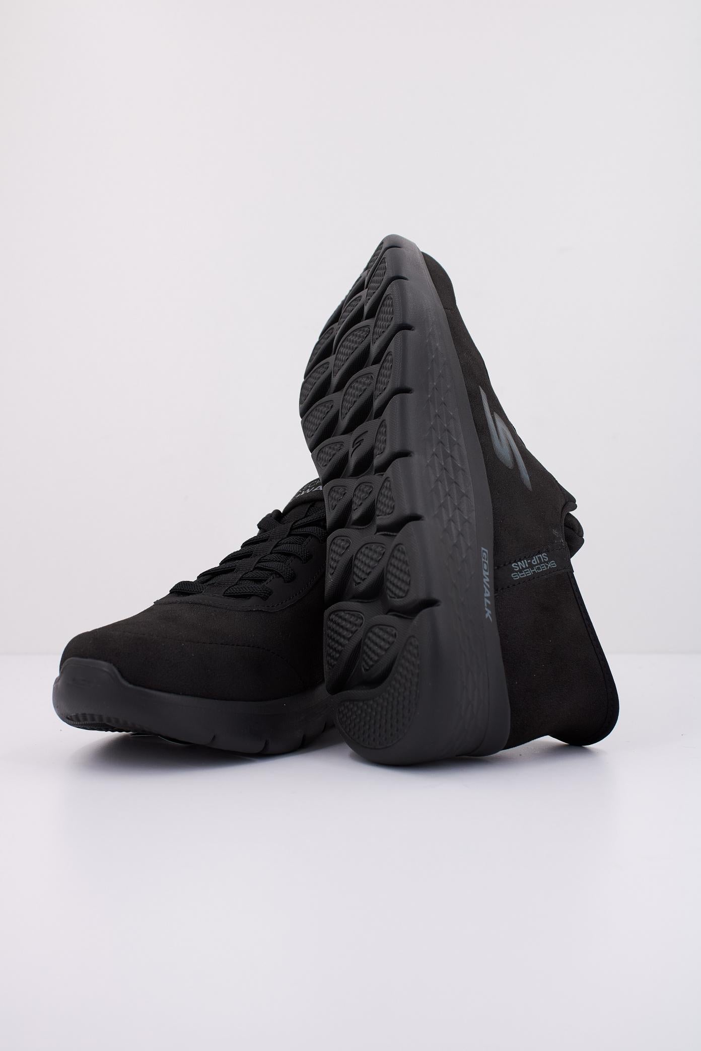 SKECHERS SLIP - INS GO WALK FLEX - SMOOT en color NEGRO (5)