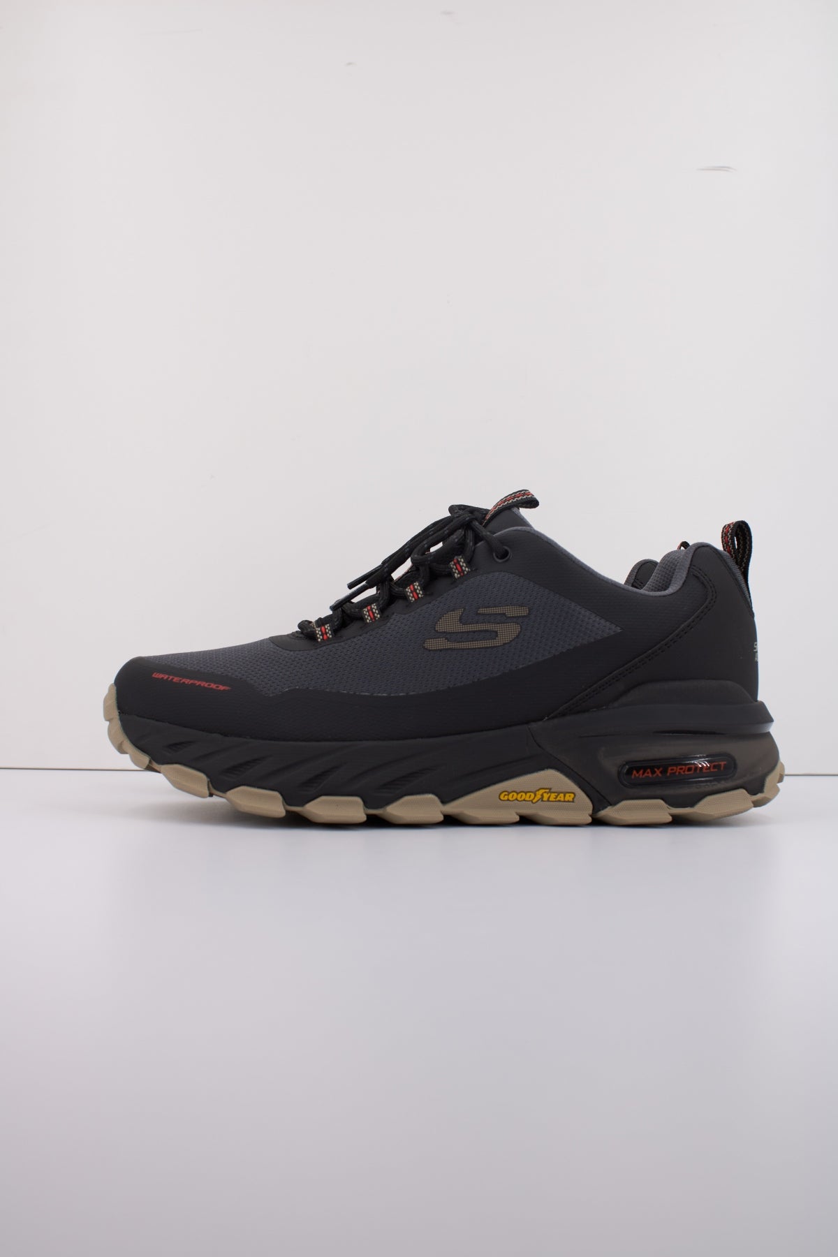 SKECHERS MAX PROTECT - FAST TRACK en color AZUL (1)