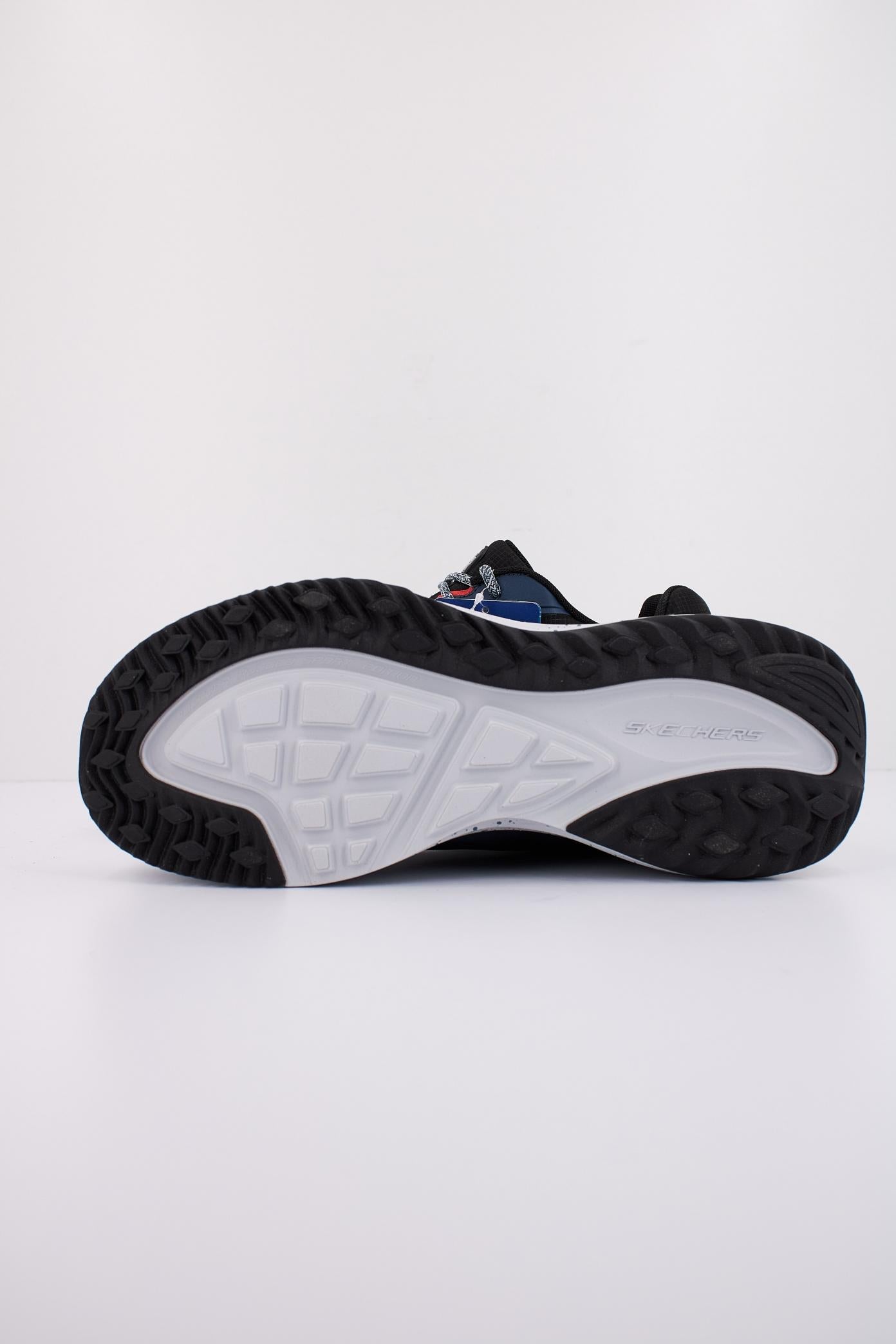 SKECHERS BOUNDER RSE en color AZUL (5)