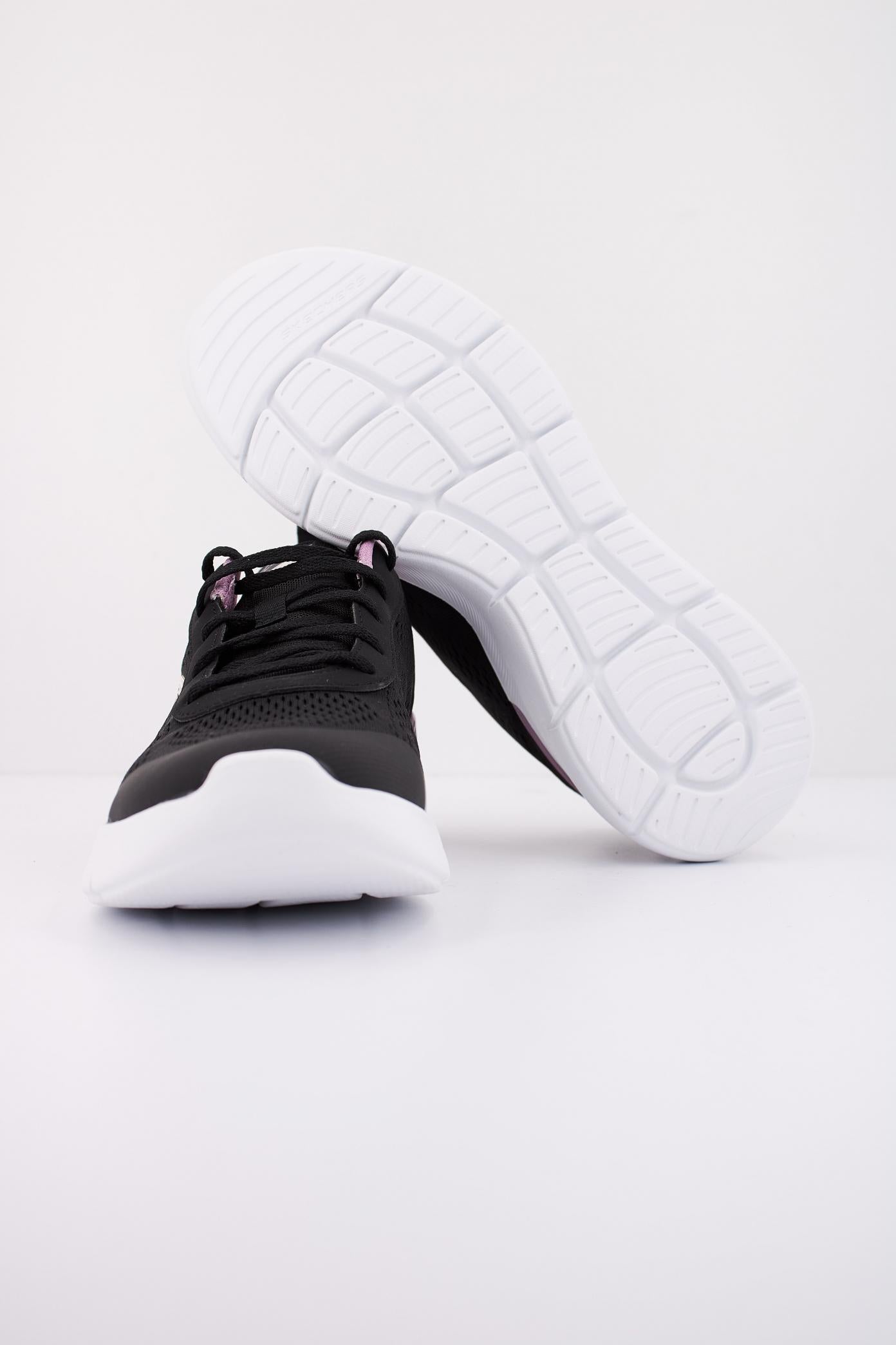 SKECHERS SKECH-AIR DYNAMIGHT en color NEGRO (5)