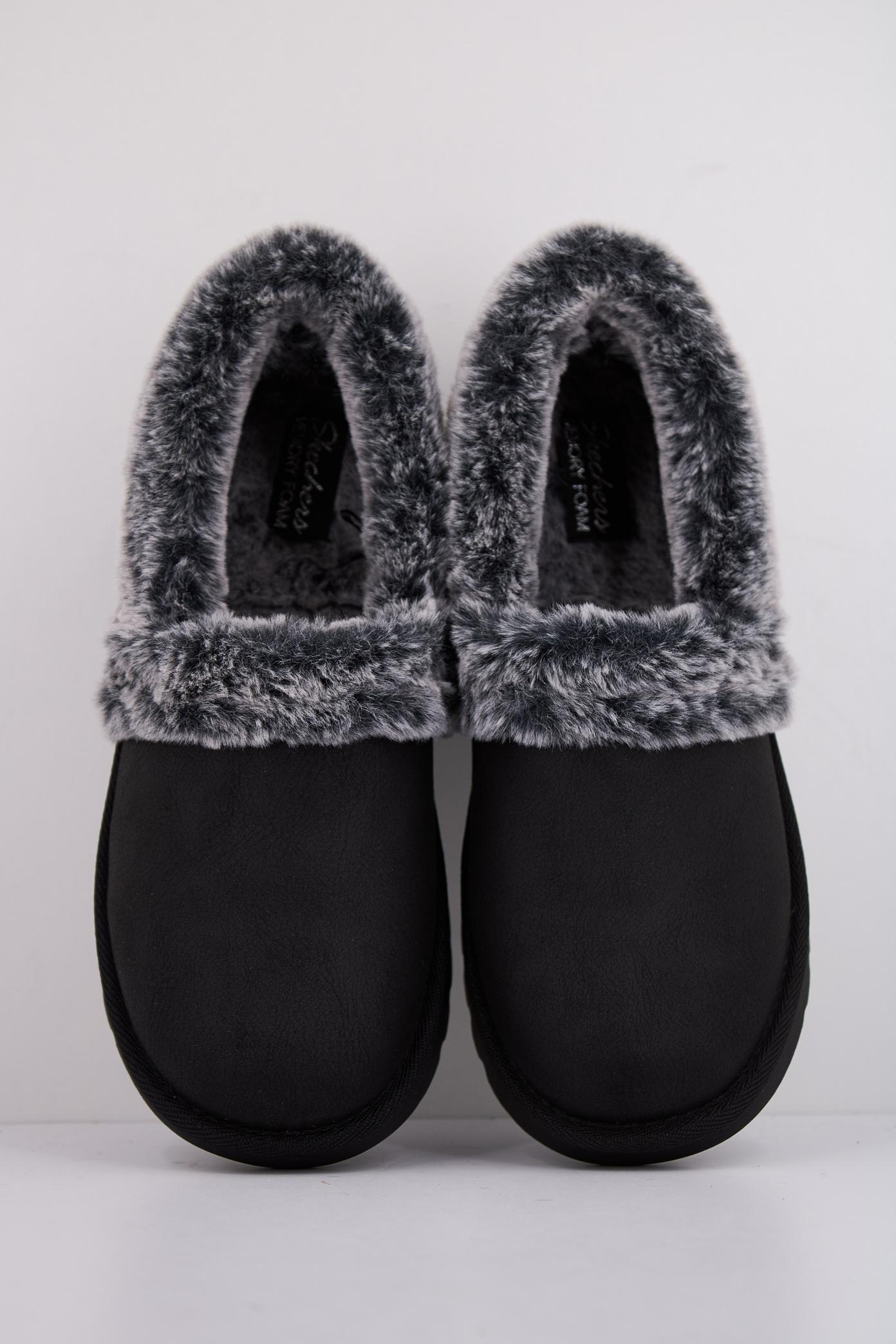 SKECHERS COZY UP en color NEGRO (3)