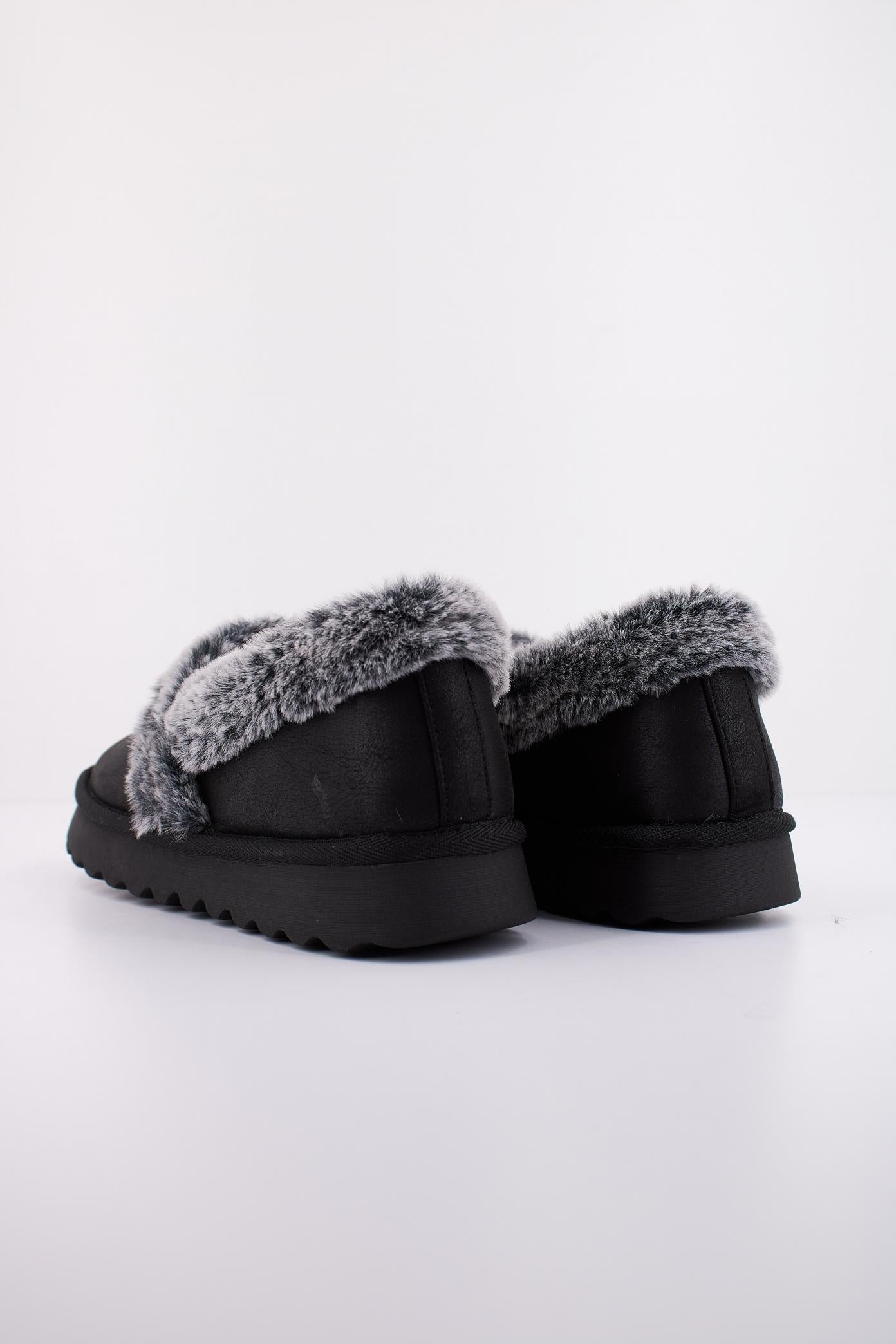 SKECHERS COZY UP en color NEGRO (4)