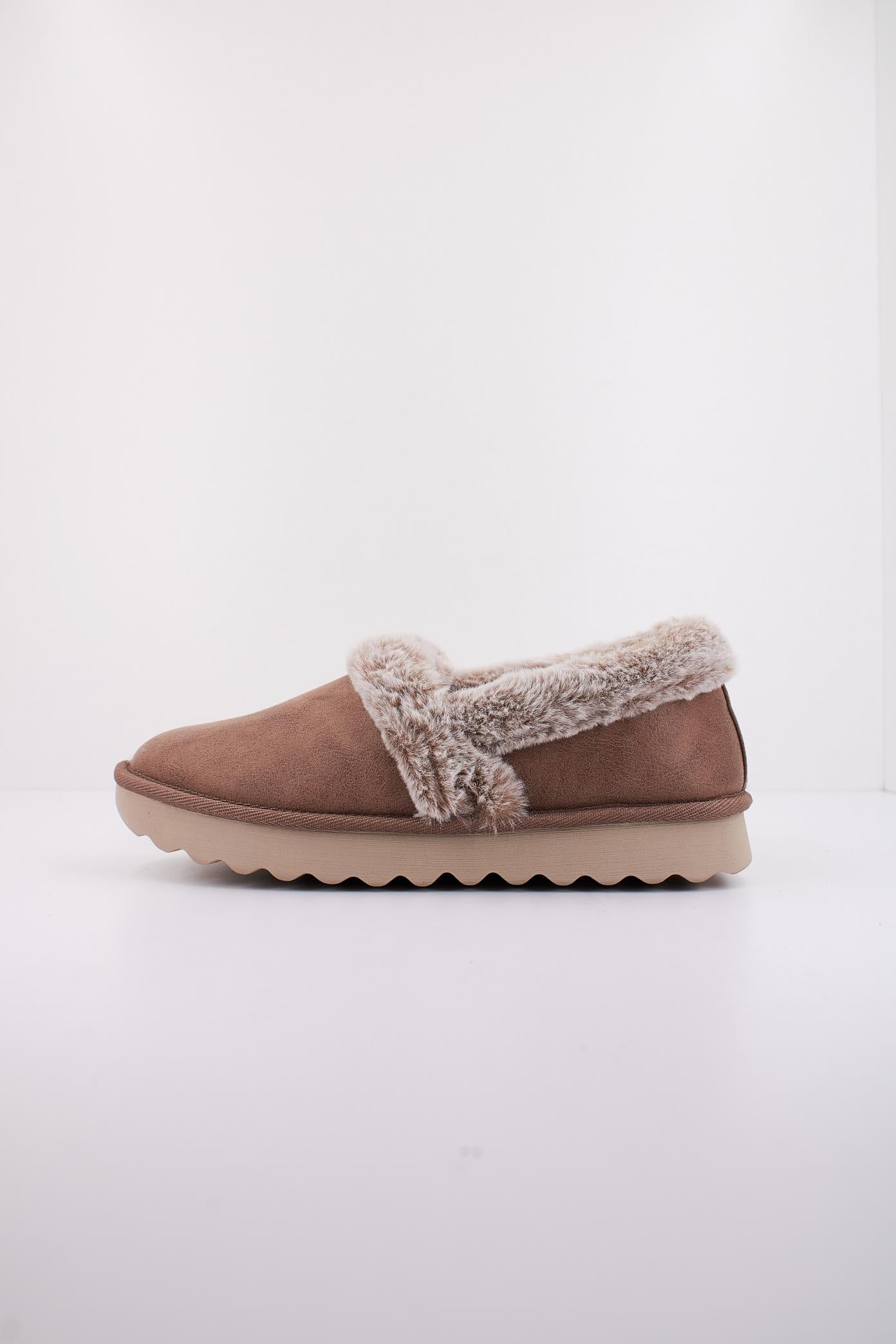 SKECHERS COZY UP en color MARRON (1)