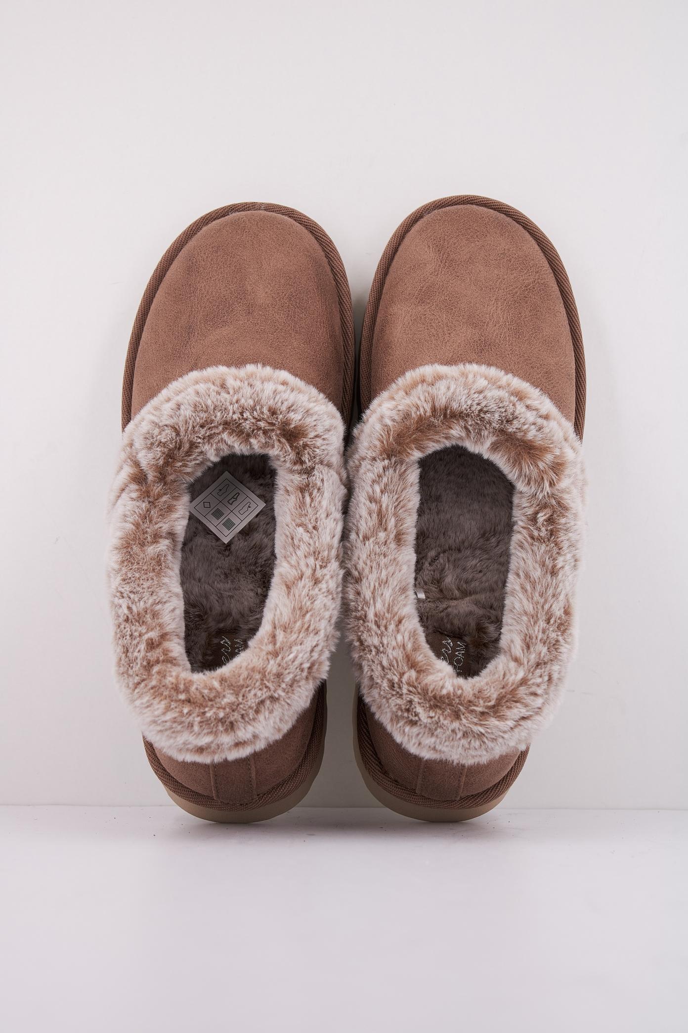 SKECHERS COZY UP en color MARRON (3)