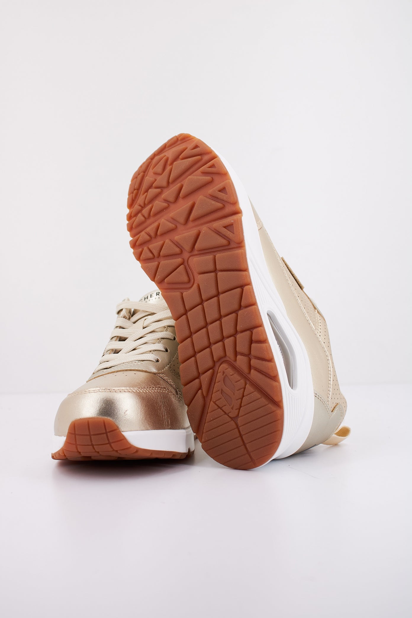 SKECHERS UNO - METALLIXS en color ORO (5)