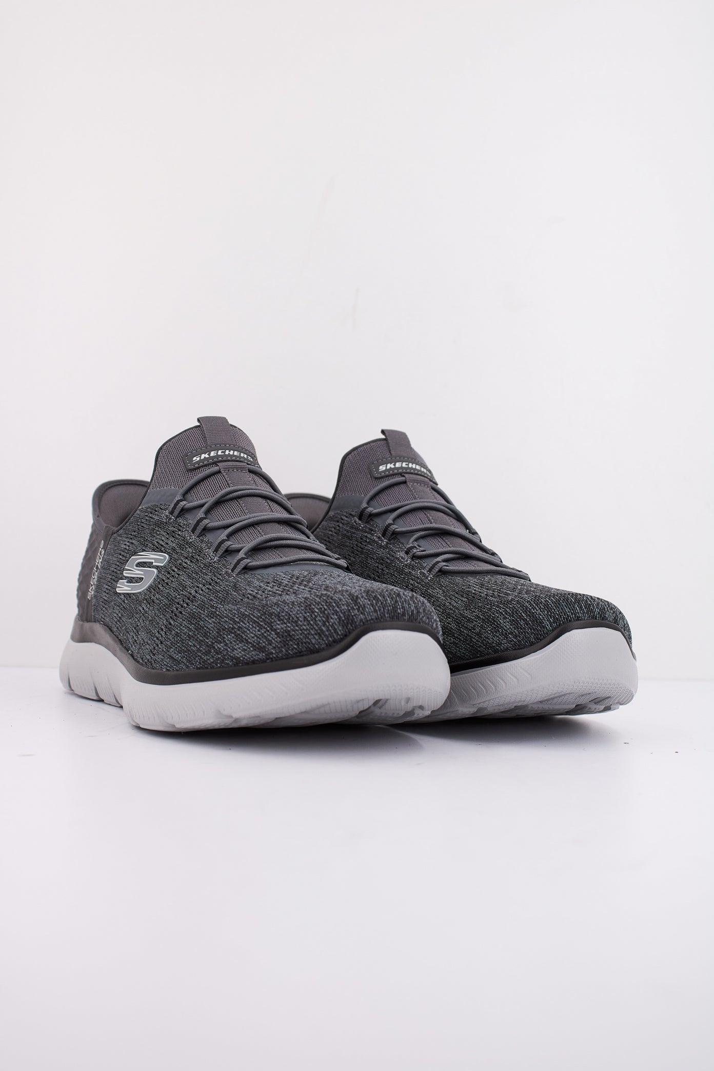 SKECHERS SUMMITS - KEY PACE en color GRIS (2)