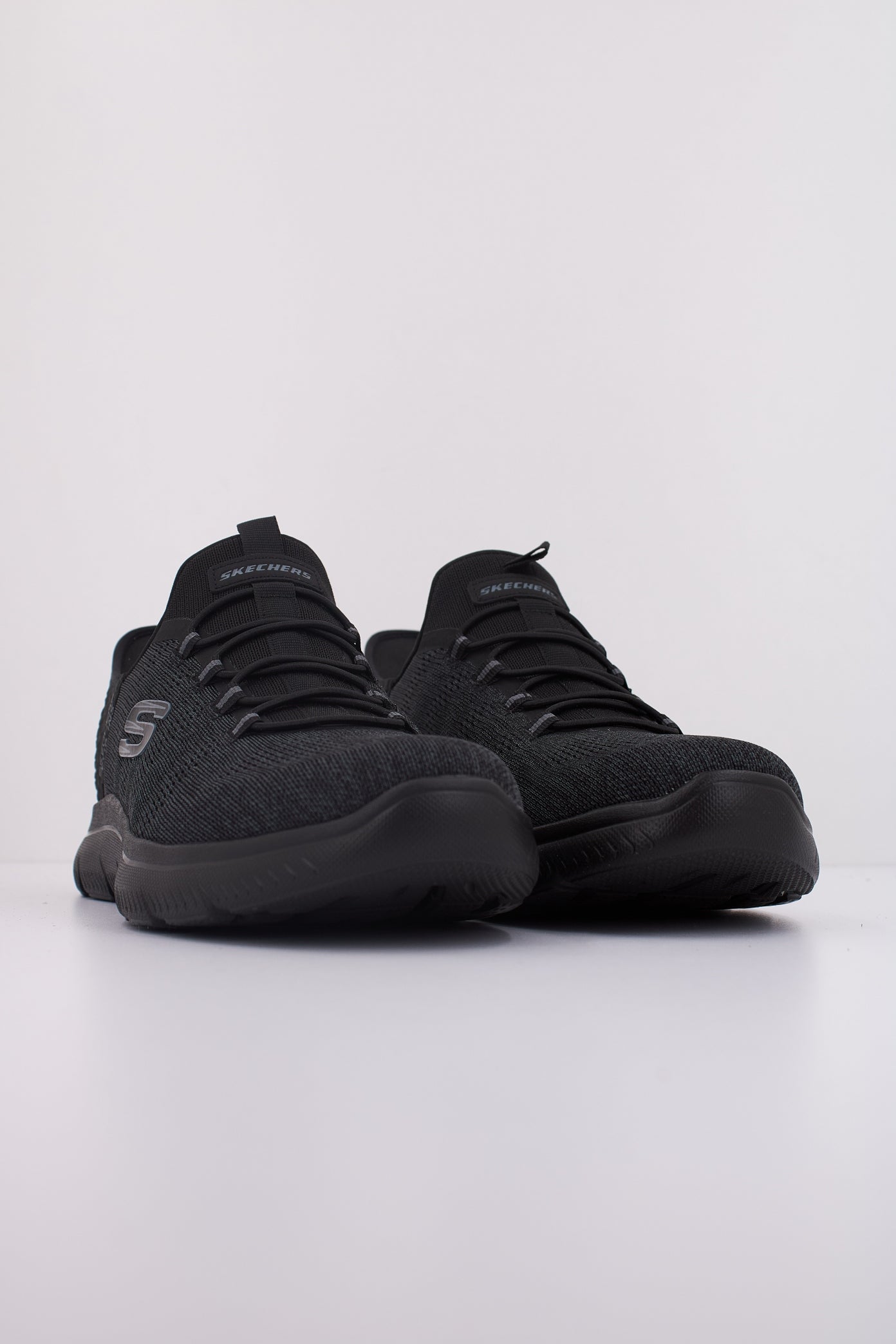 SKECHERS SUMMITS - KEY PACE SLIP-INS en color NEGRO (2)