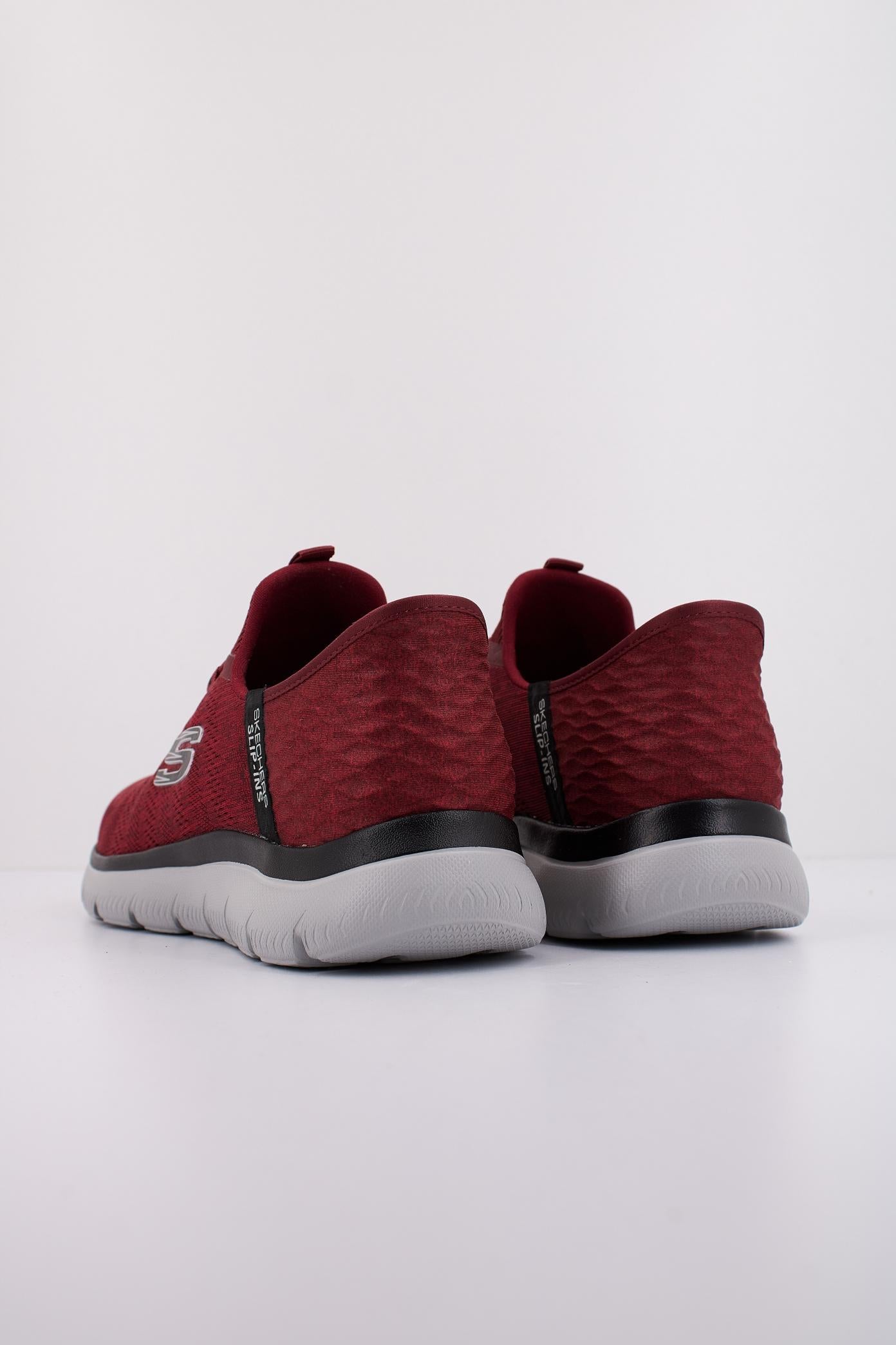 SKECHERS SUMMITS - KEY PACE SLIP-INS en color ROJO (4)