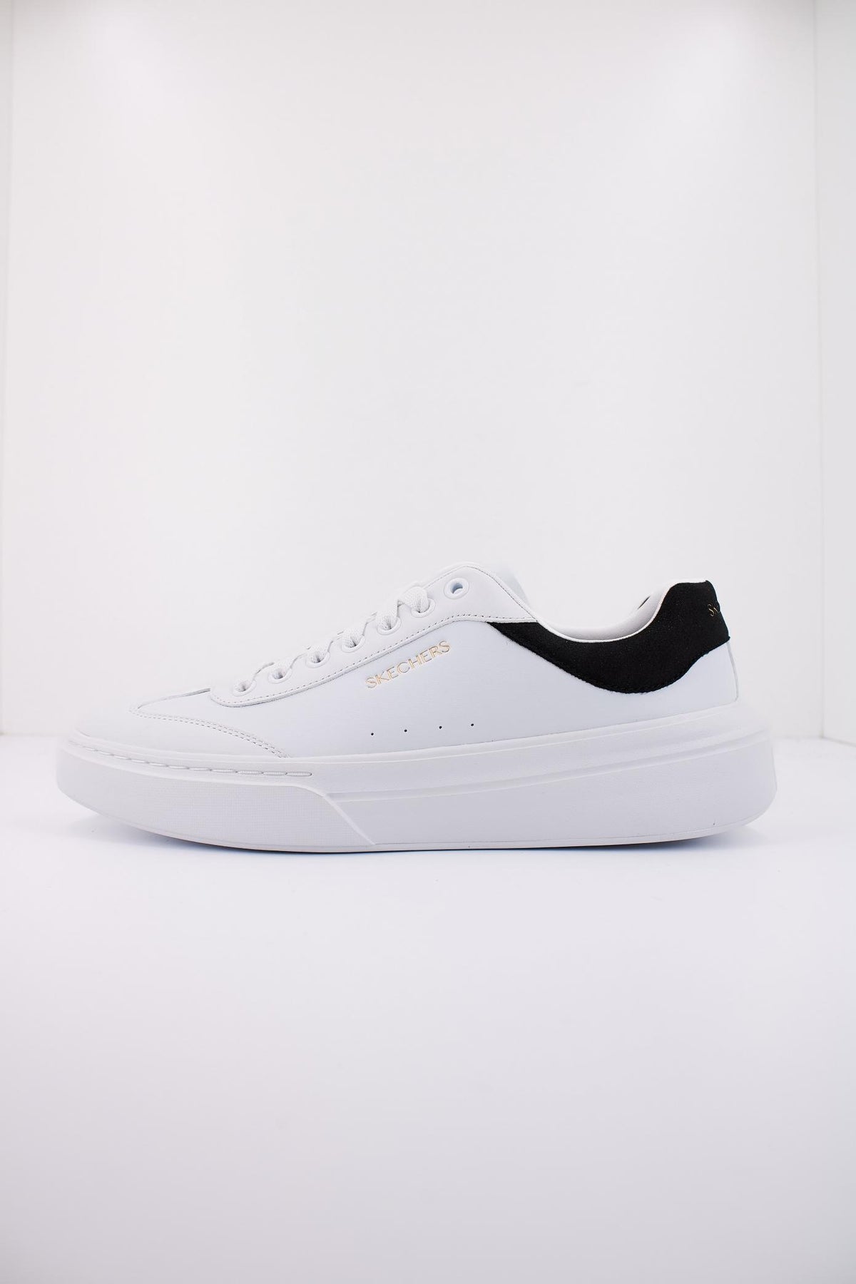 SKECHERS CORDOVA CLASSIC - LI en color BLANCO (1)