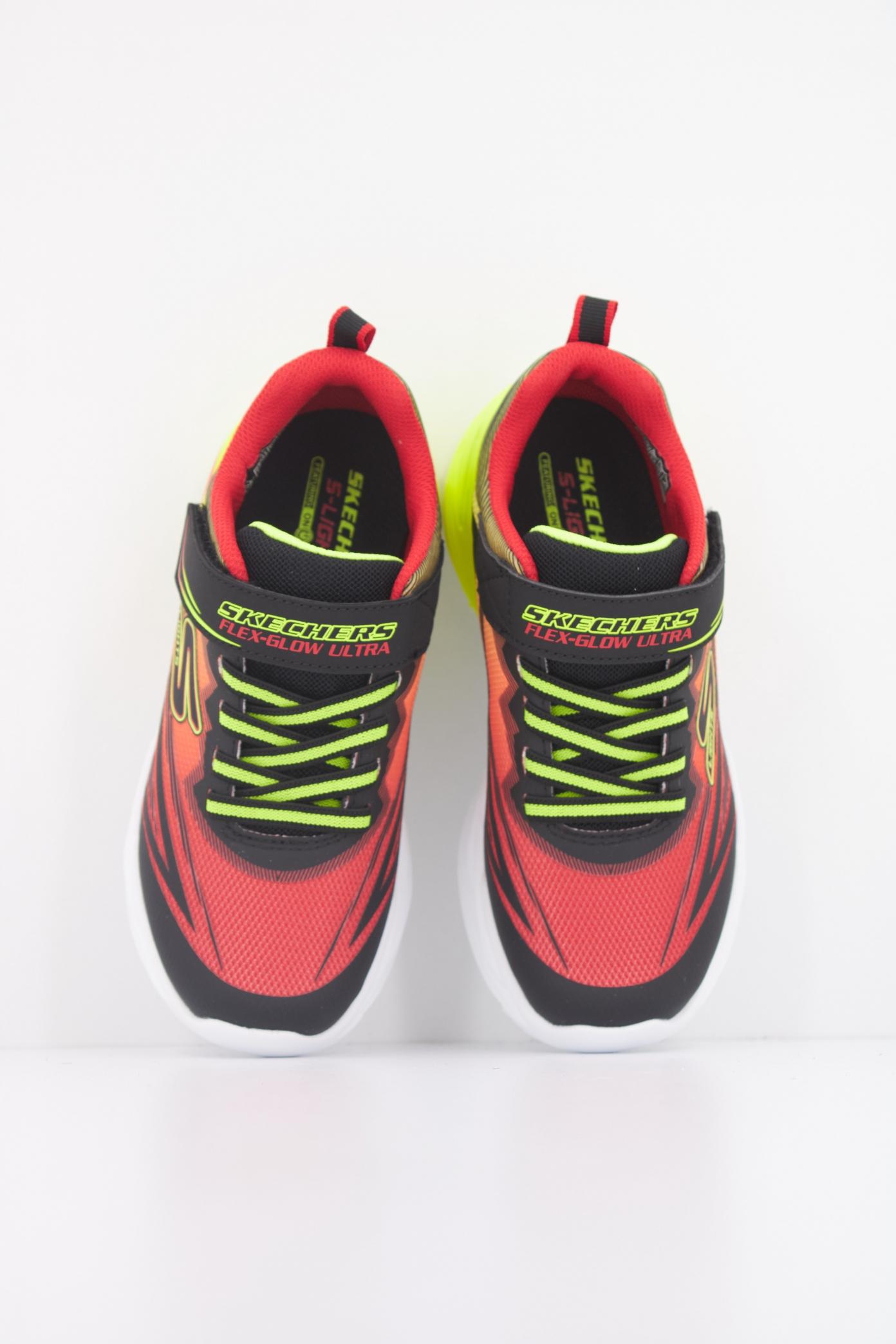 SKECHERS FLEX-GLOW ULTRA en color NEGRO (3)