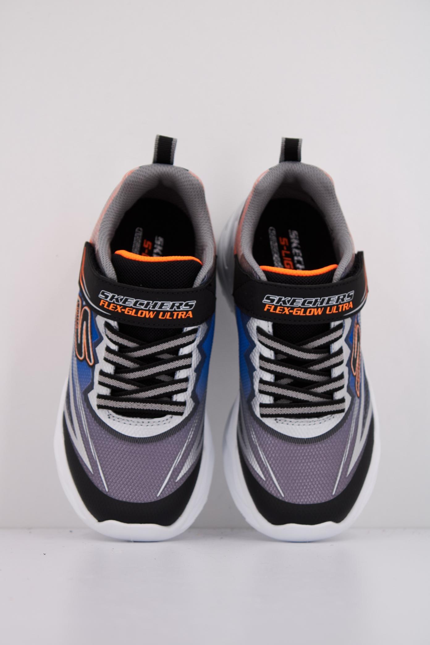 SKECHERS FLEX-GLOW ULTRA en color PLATA (3)