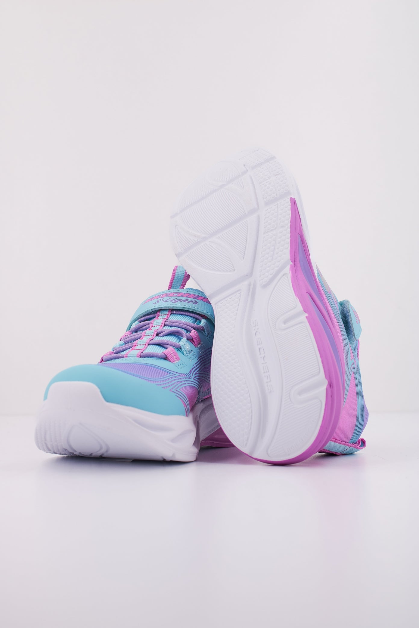 SKECHERS COSMIC GLOW en color AZUL (5)