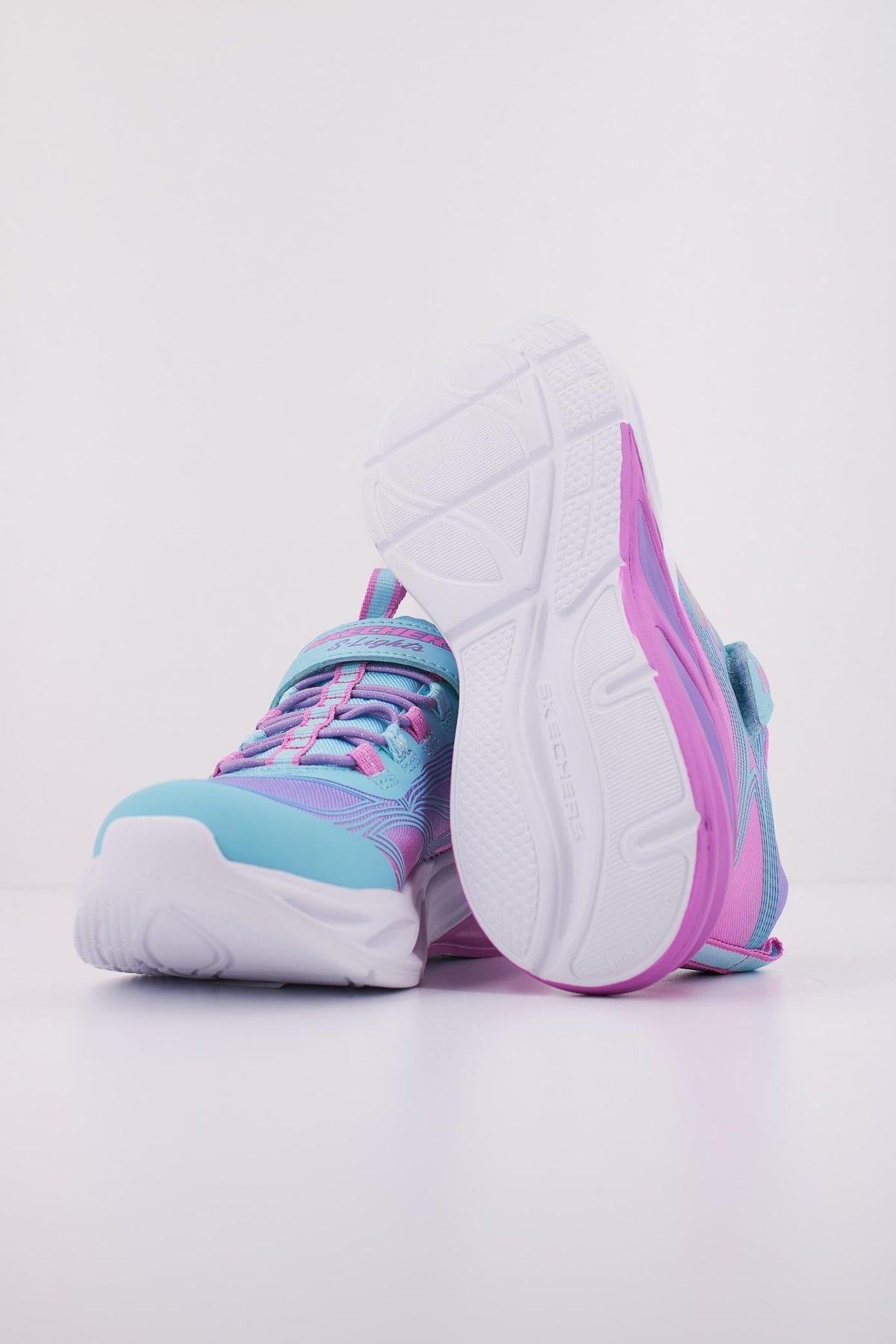 SKECHERS COSMIC GLOW en color AZUL (5)